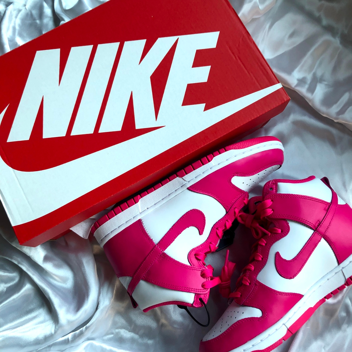 (W) Nike Dunk High Pink Prime 착용 스타일 - 5