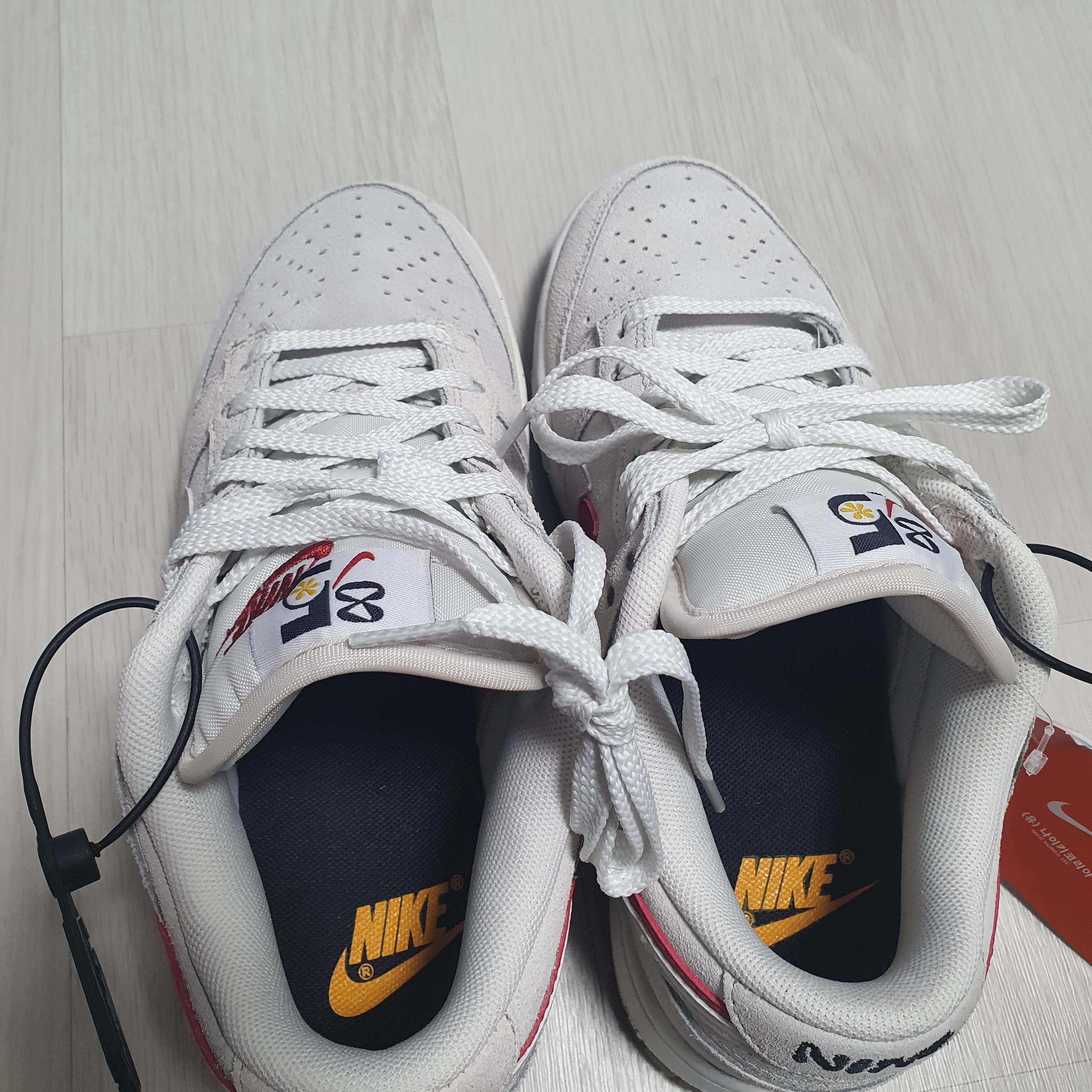 (W) Nike Dunk Low SE 85 Cinnabar 착용 스타일 - 2