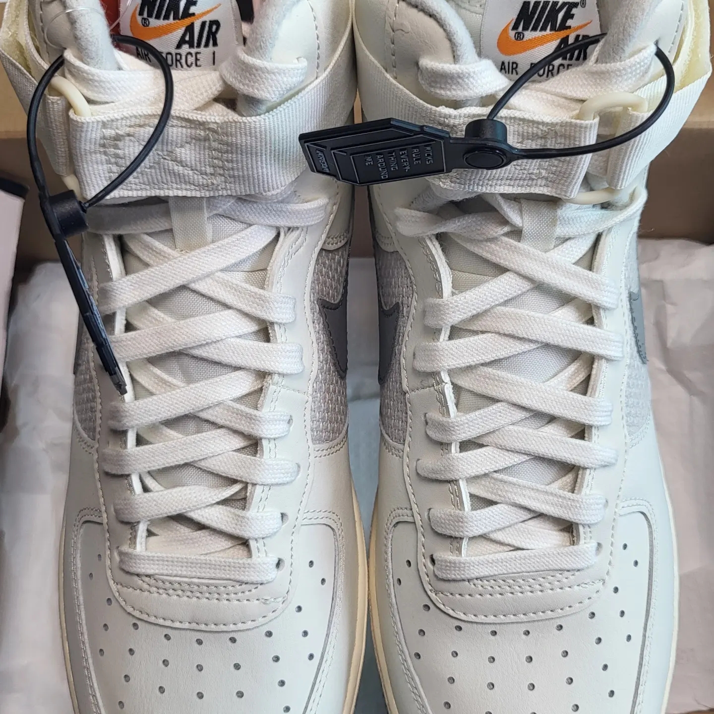 Nike Air Force 1 High '07 LV8 Sail and Medium Grey 착용 스타일 - 4