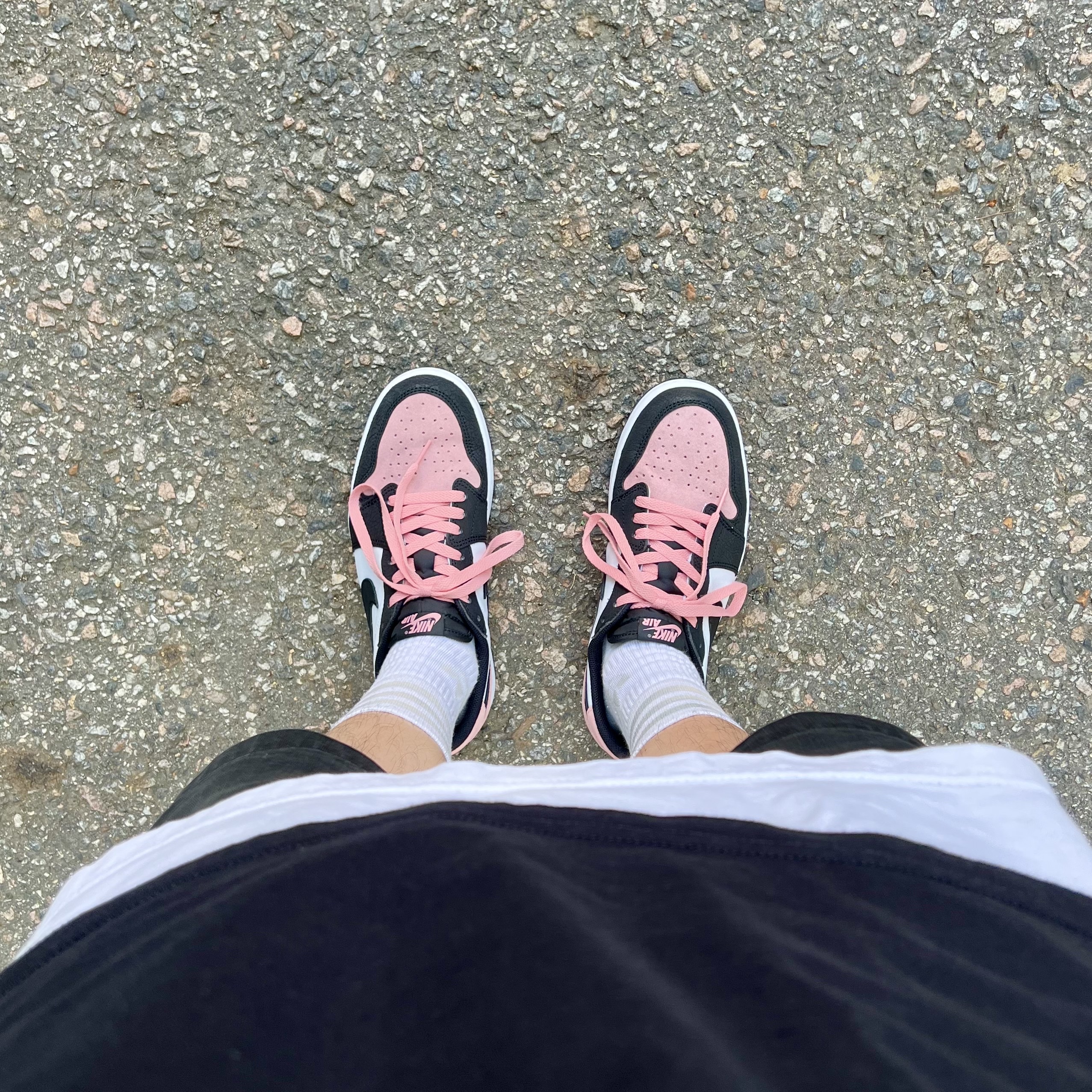 Jordan 1 Retro Low OG Bleached Coral 착용 스타일