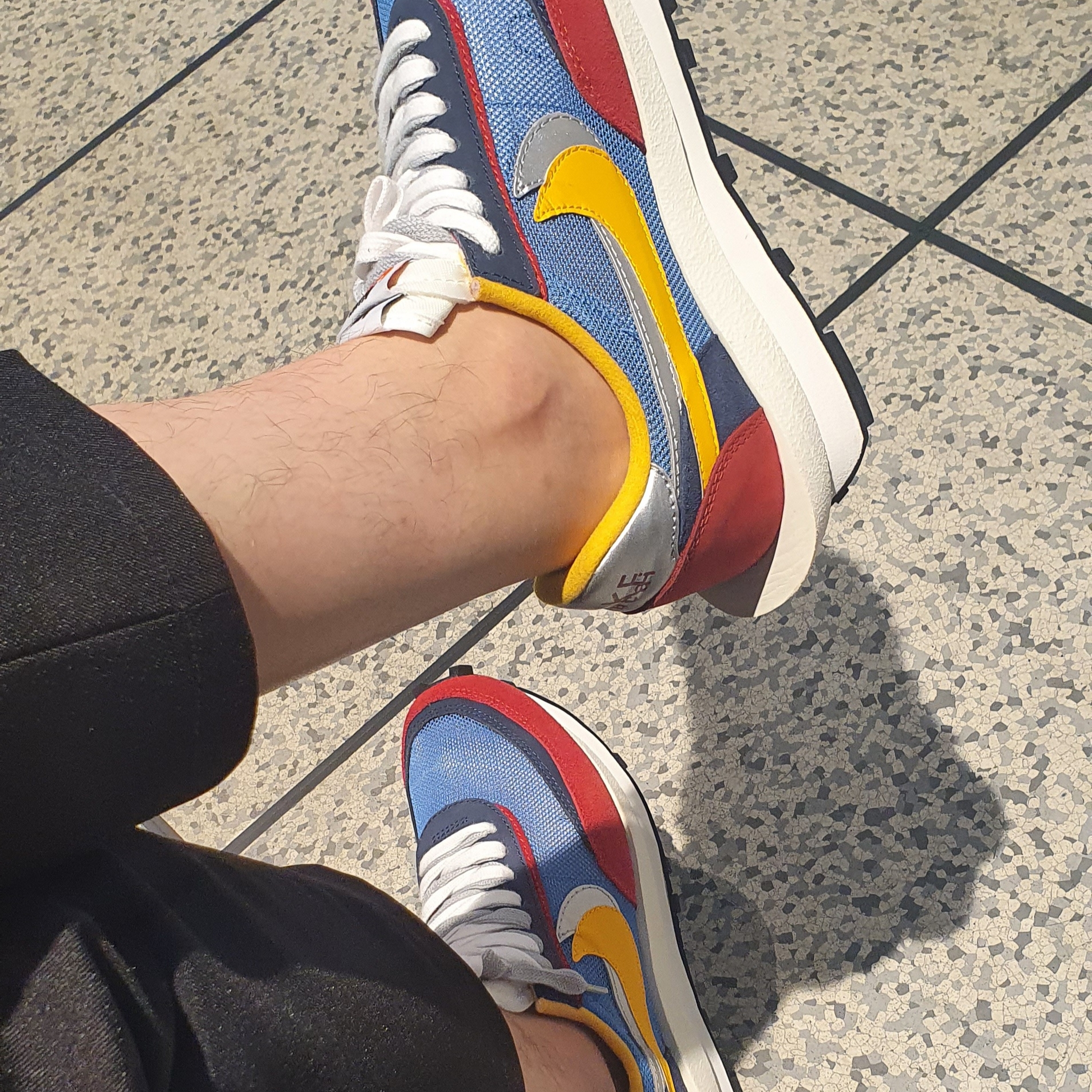 Nike x Sacai LDWaffle Blue Multi 착용 스타일