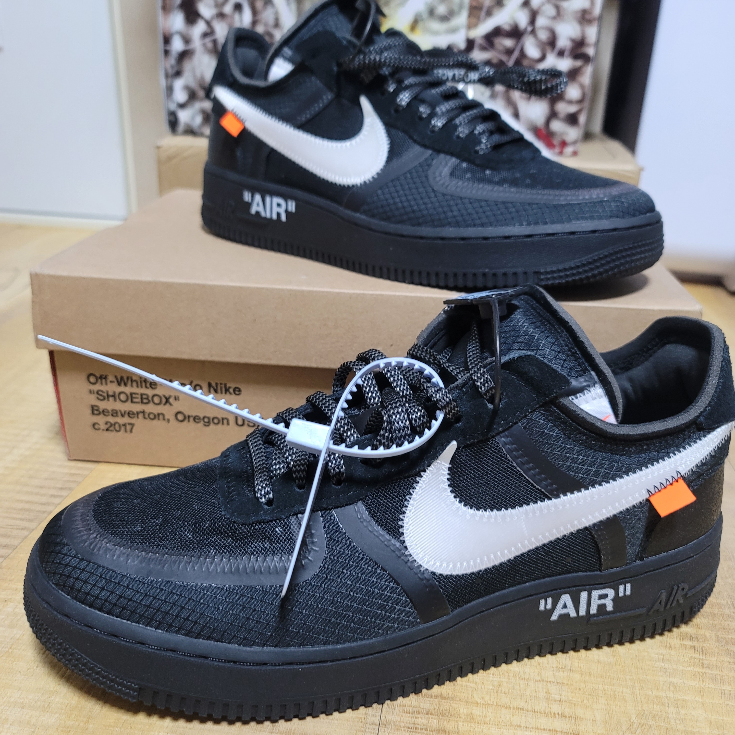 Nike x Off-White Air Force 1 Low Black White 착용 스타일