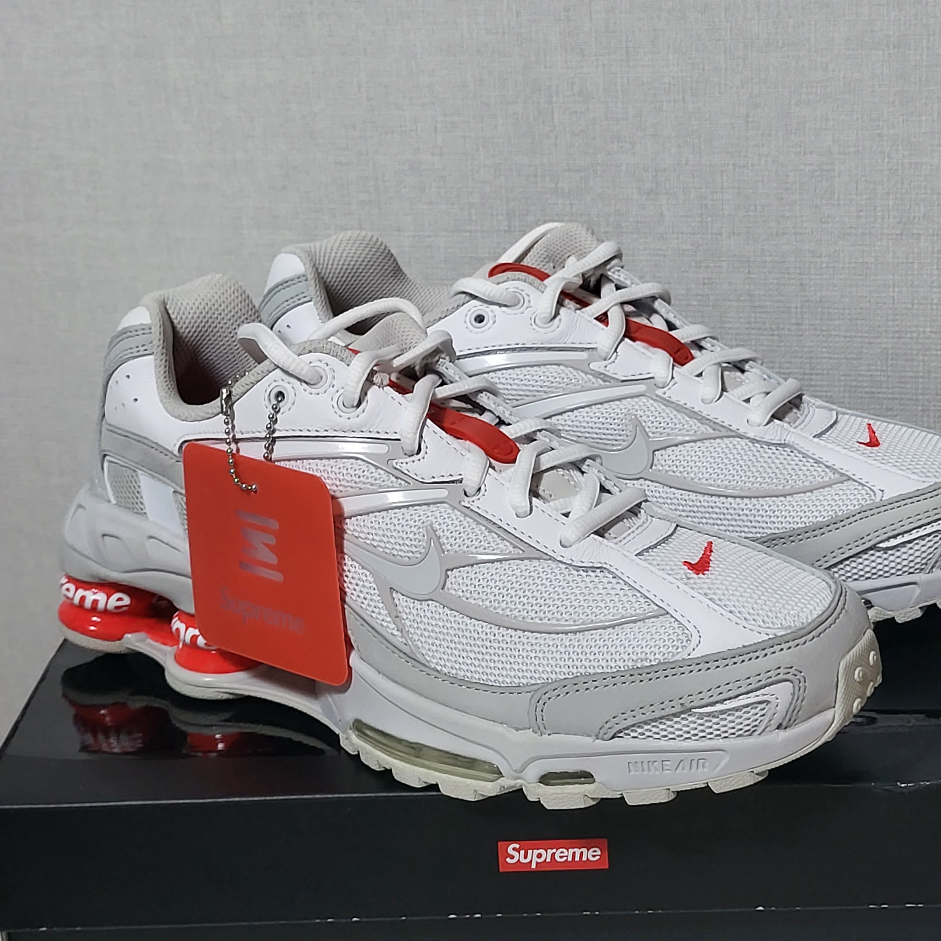 Nike x Supreme Shox Ride 2 SP White 착용 스타일 - 2
