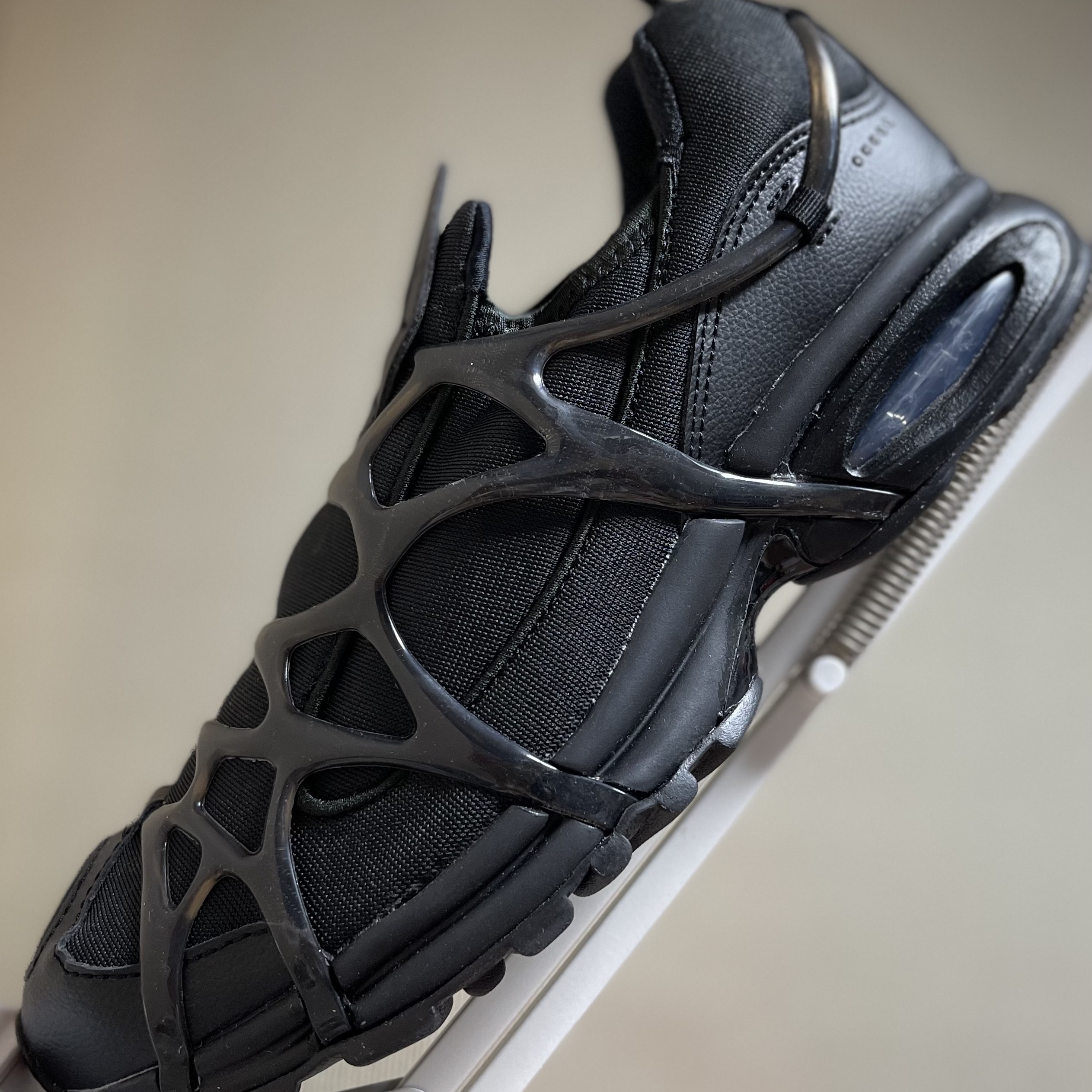 Nike Air Kukini Triple Black 착용 스타일 - 1
