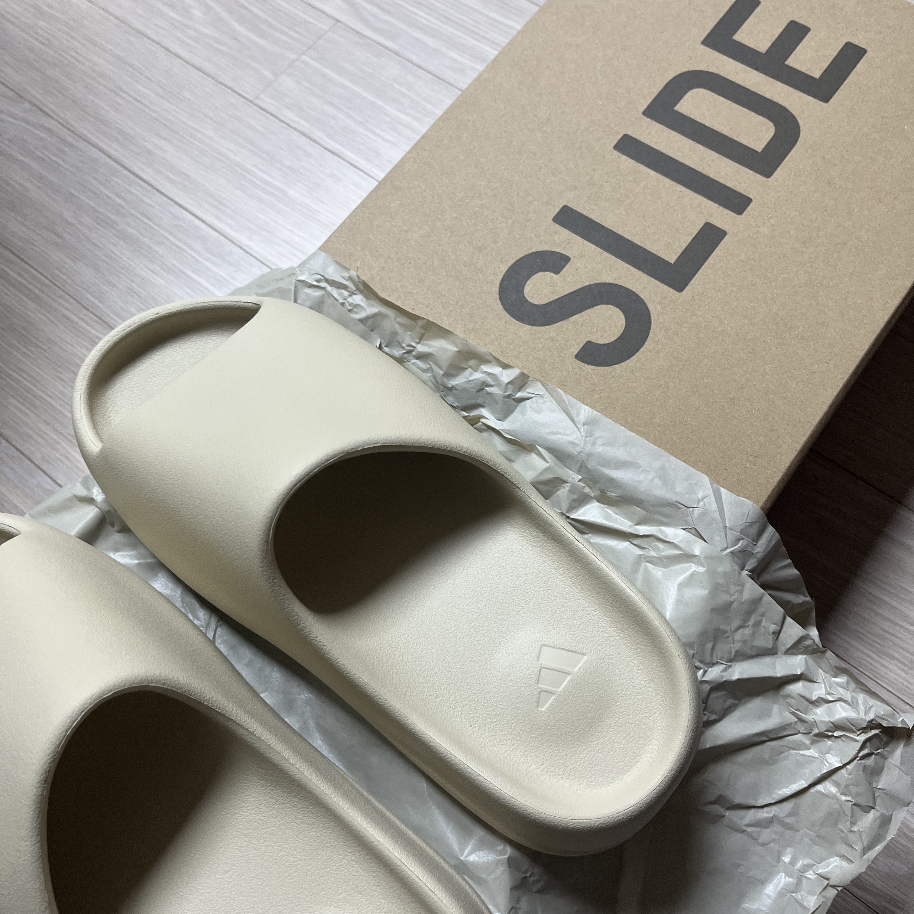 Adidas Yeezy Slide Bone 2022/2023 착용 스타일
