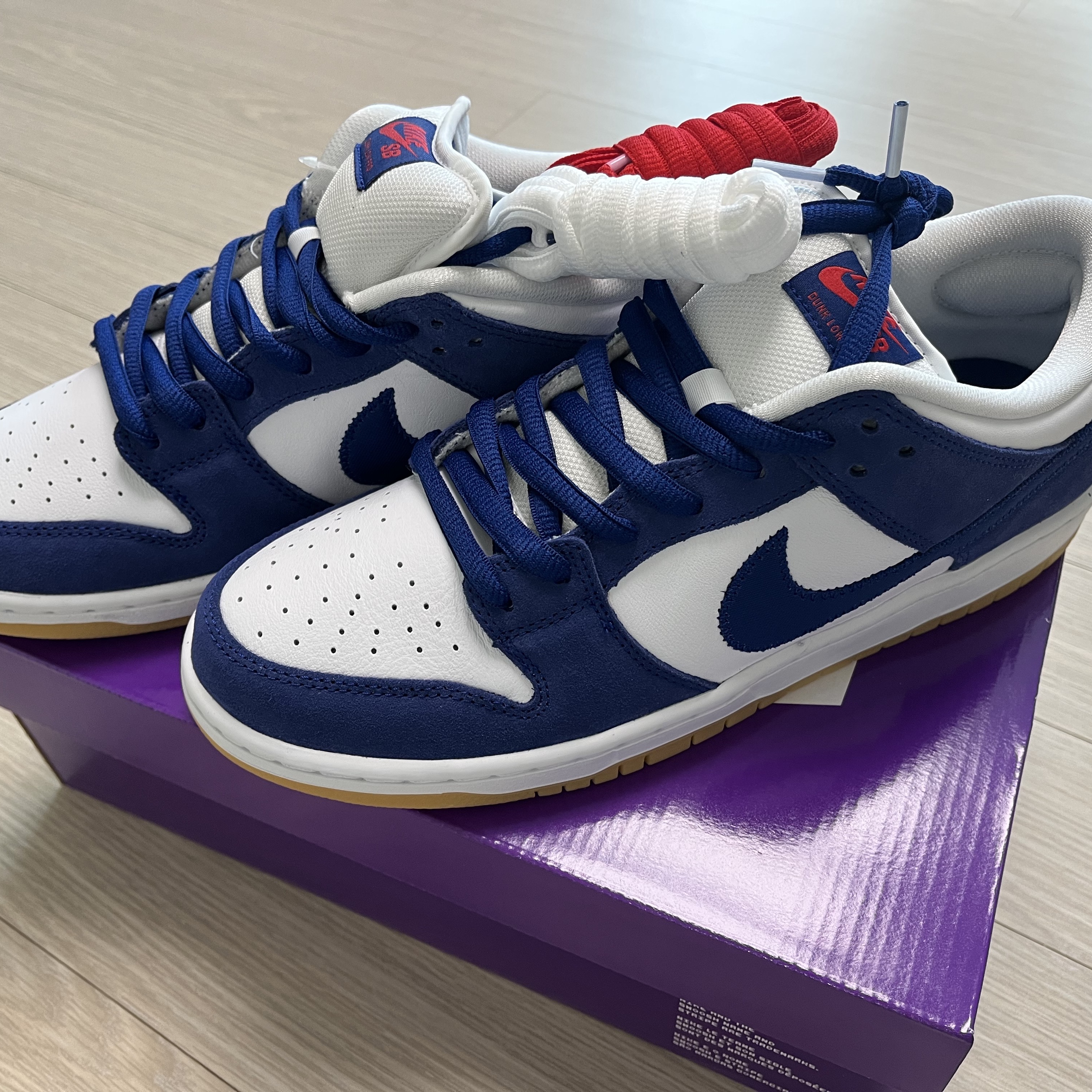Nike SB Dunk Low Pro Premium Deep Royal Blue 착용 스타일 - 1