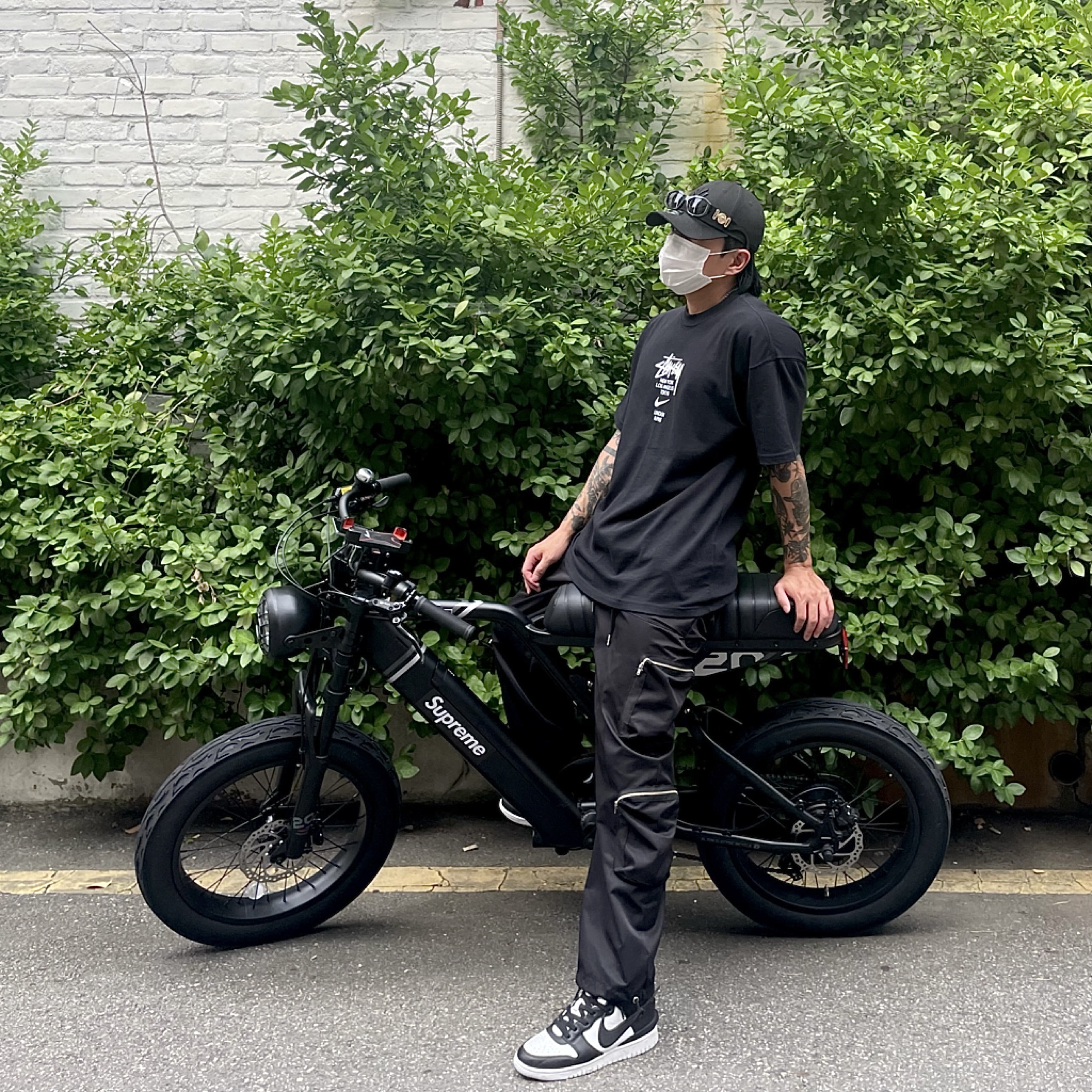 Nike x Ambush Dunk High Black, Nike x Stussy WT T-Shirt Black - Asia 착용 스타일 - 2