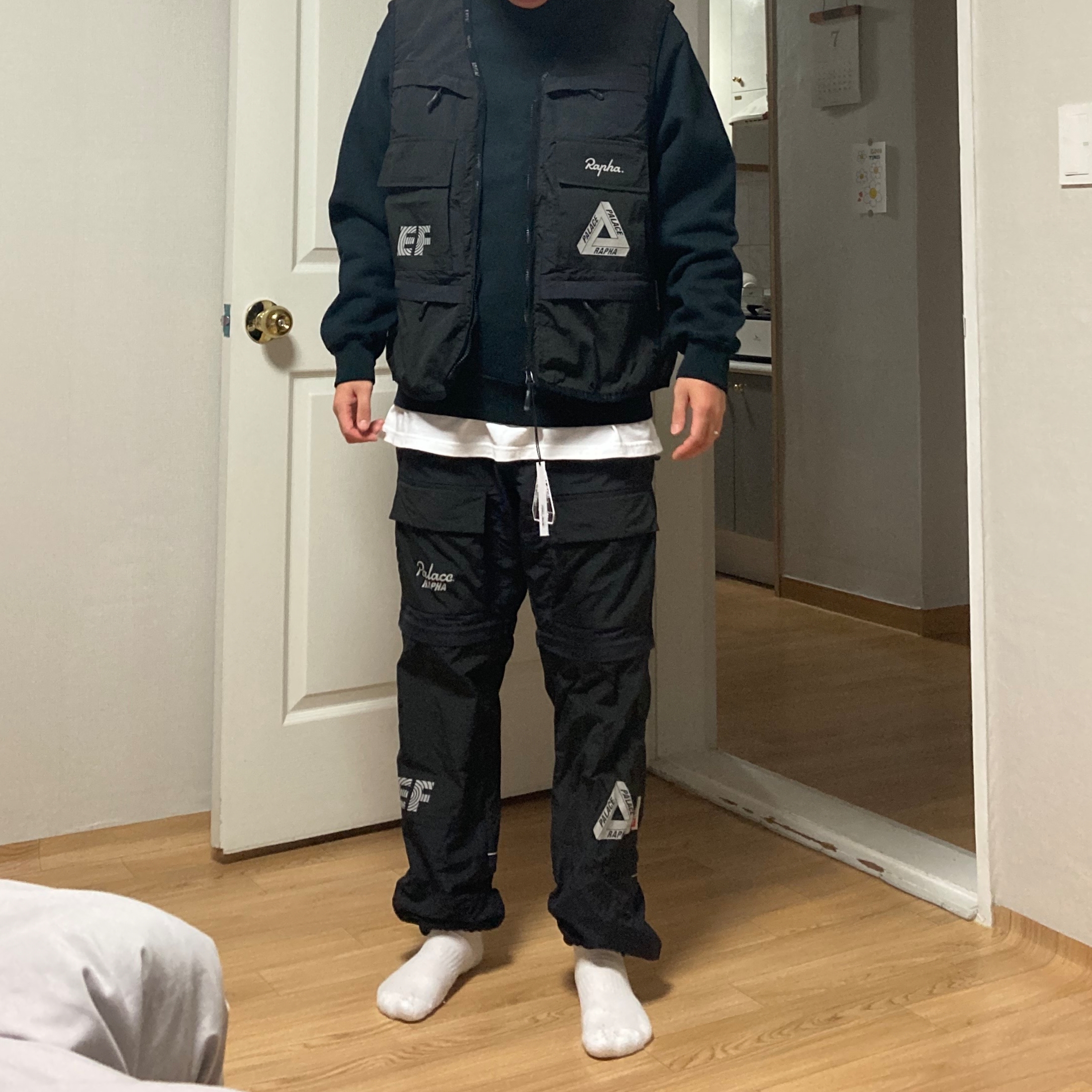 Palace x Rapha EF Education First Tech Zip-Off Trousers Black - 22SS, Palace x Rapha EF Education First Utility Vest Black - 22SS 착용 스타일