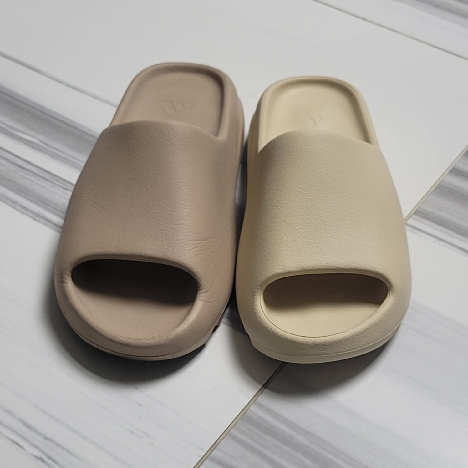 Adidas Yeezy Slide Pure - Re-Release Ver., Adidas Yeezy Slide Bone 2022/2023 착용 스타일 - 2