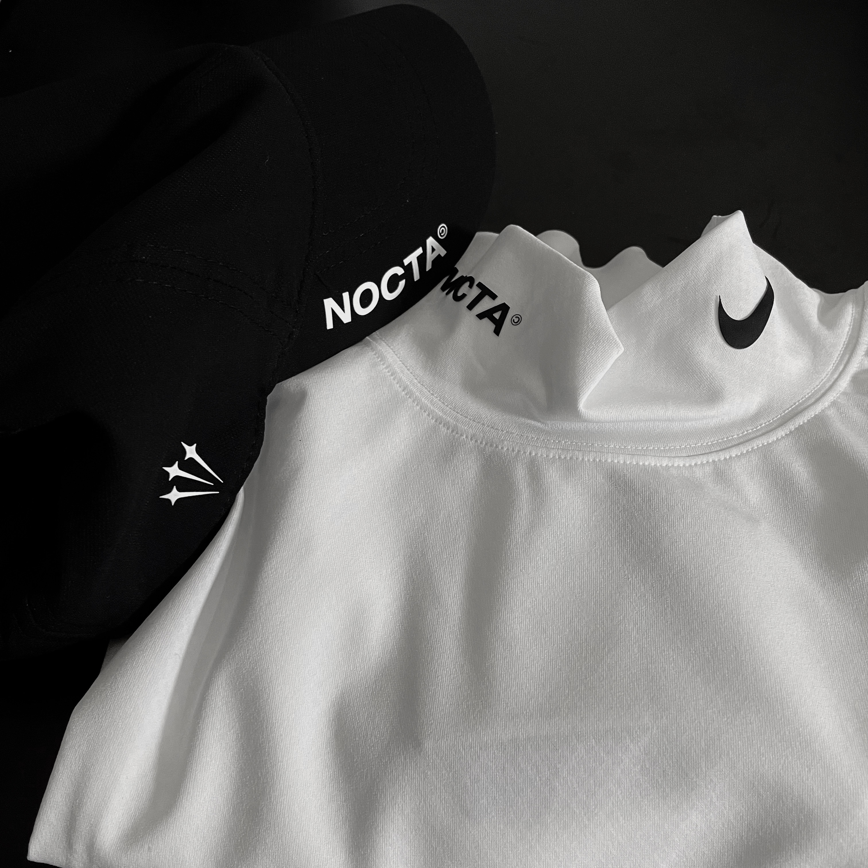 Nike x Drake Nocta Golf Mock Neck Top White - US/EU, Nike x Drake Nocta Golf Cap Black 착용 스타일