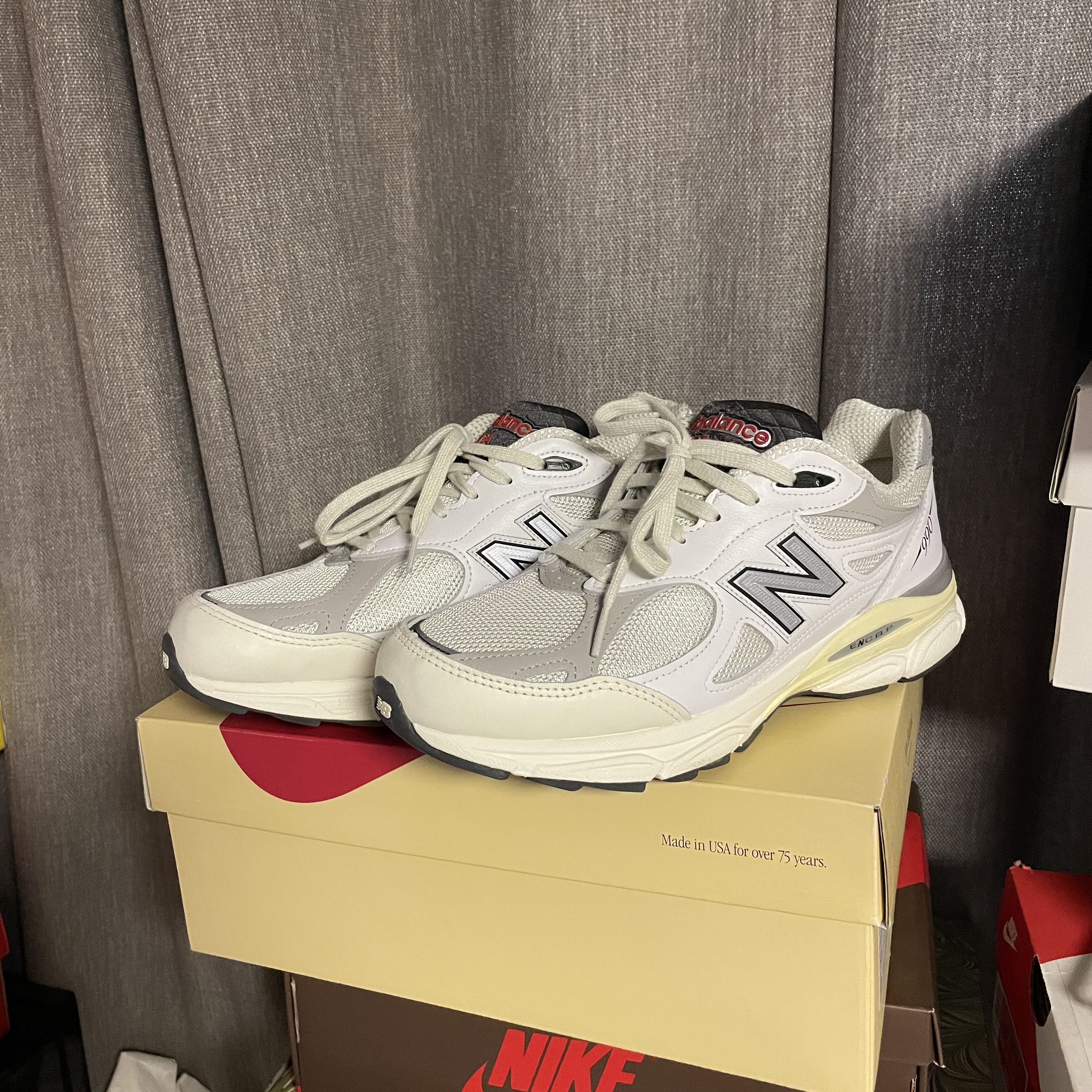 New Balance 990v3 Made in USA Sea Salt 착용 스타일