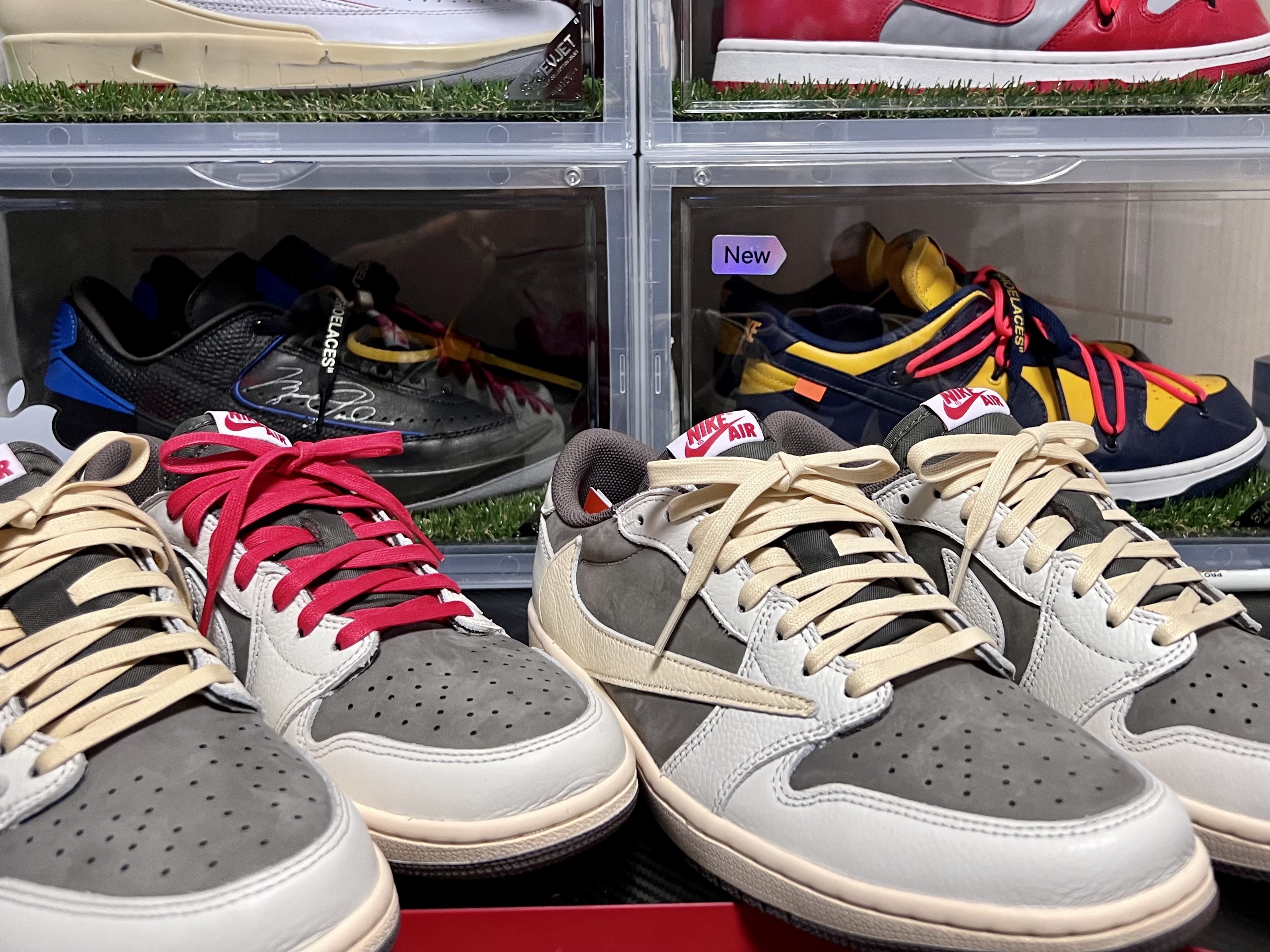 Jordan 1 x Travis Scott Retro Low OG SP Sail and Ridgerock 착용 스타일 - 3