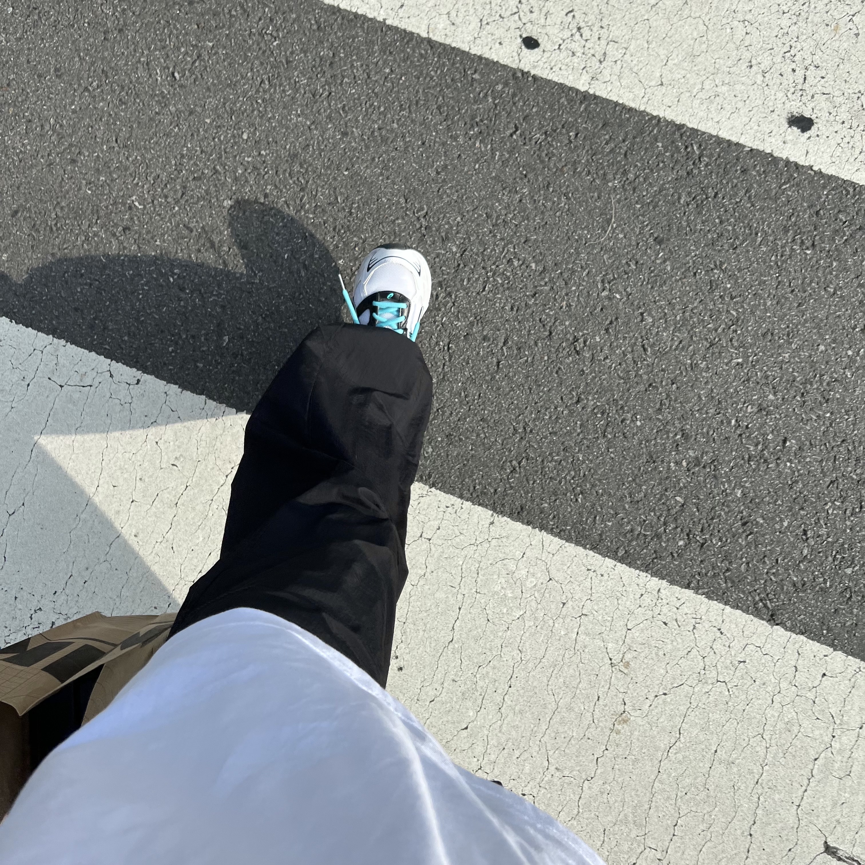 Sansan Gear Side Snap Pants Black, Asics Gel-1130 White Black 착용 스타일 - 3