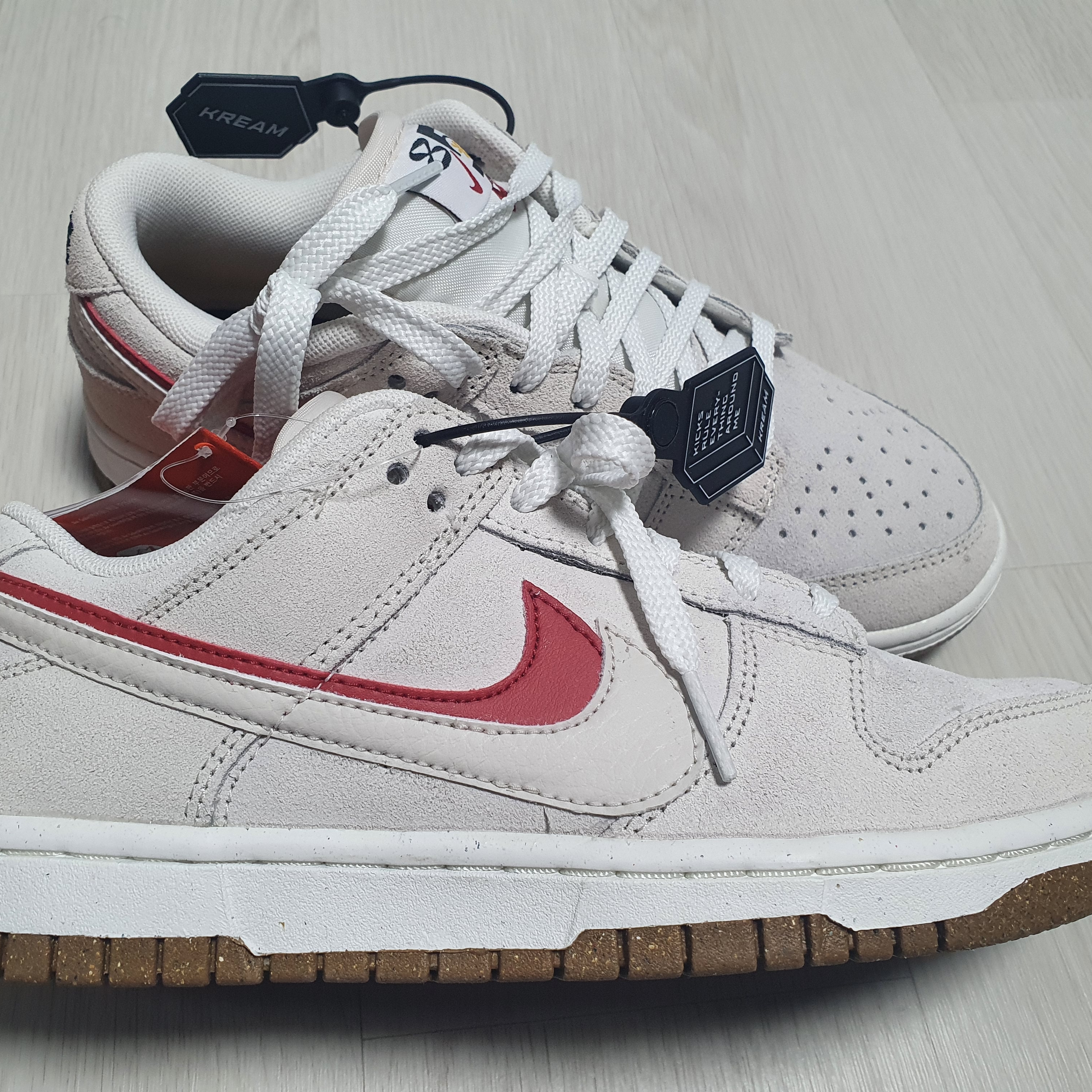 (W) Nike Dunk Low SE 85 Cinnabar 착용 스타일 - 4