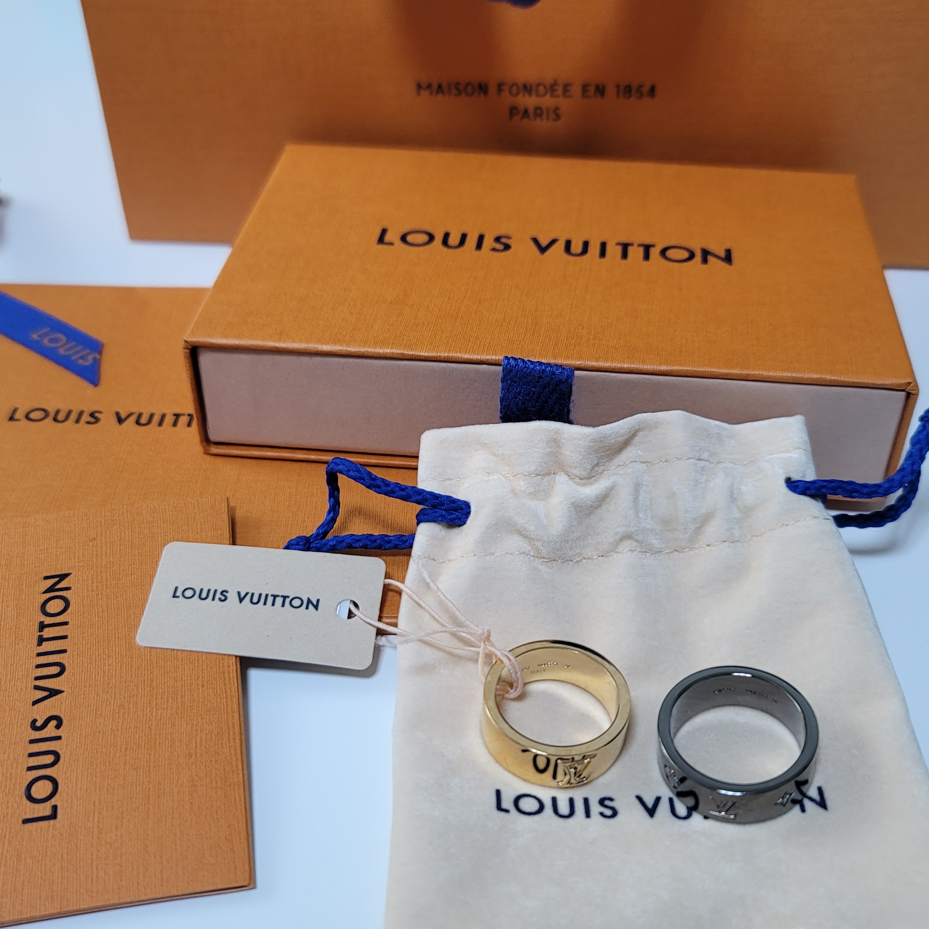 Louis Vuitton Instinct Rings Gold & Silver (Set of 2) 착용 스타일