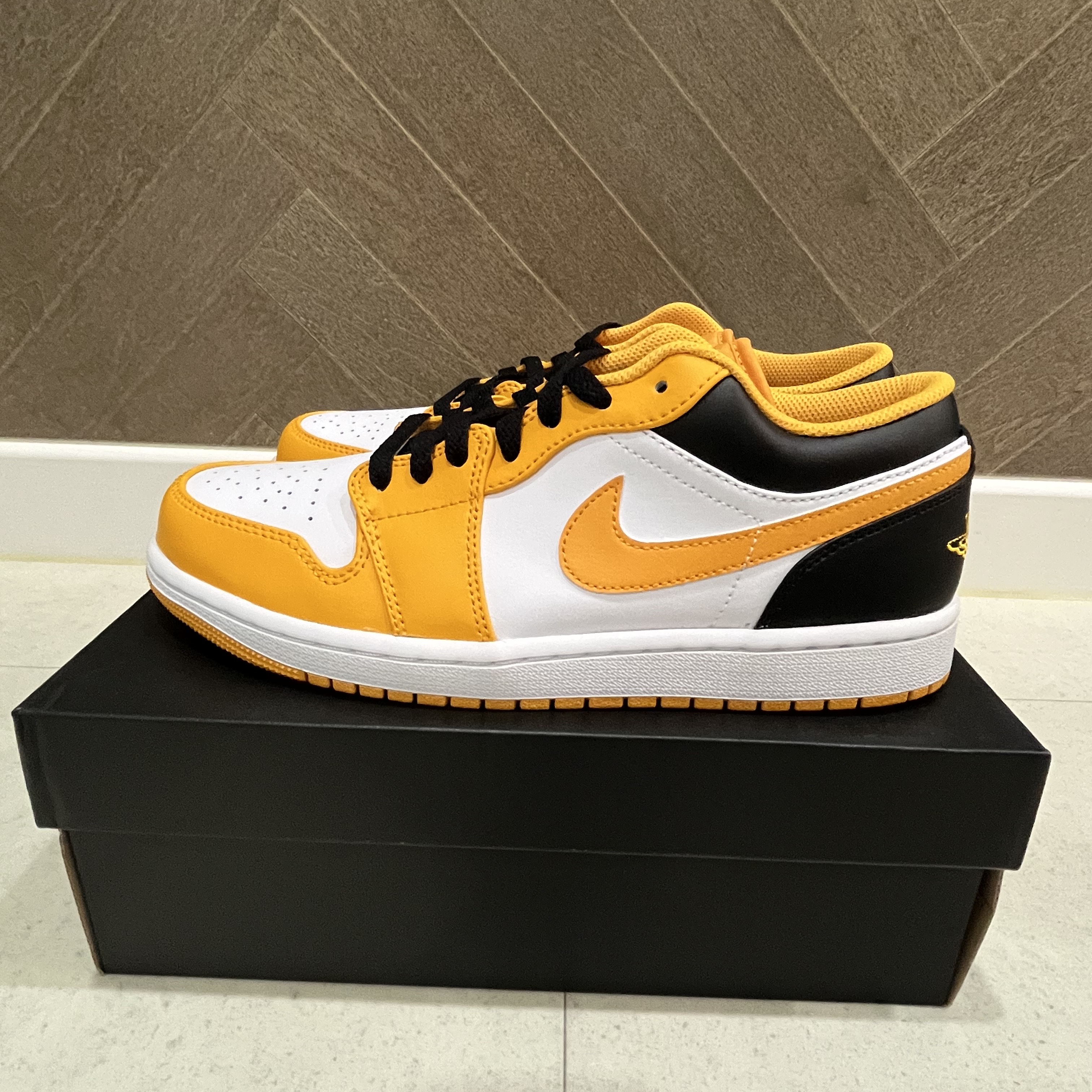 Jordan 1 Low Taxi 착용 스타일 - 1