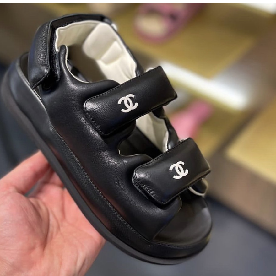 (W) Chanel Sandals Lambskin & Black 착용 스타일