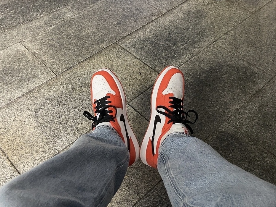 Jordan 1 Low OG Starfish 착용 스타일 - 2