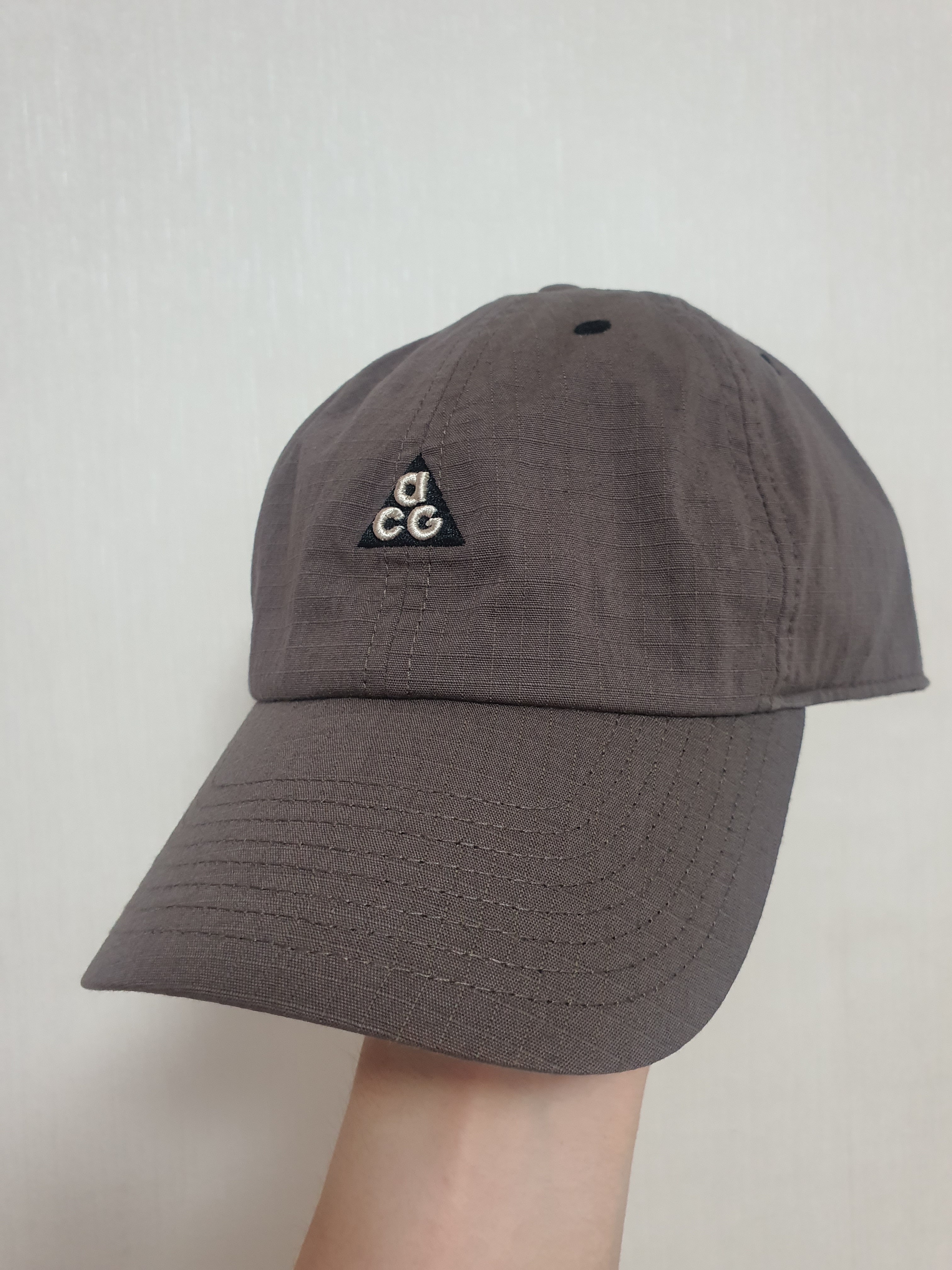 Nike ACG Heritage 86 Cap Black Light Smoke Grey, Nike ACG Heritage 86 Cap Hazel Rush 착용 스타일 - 2