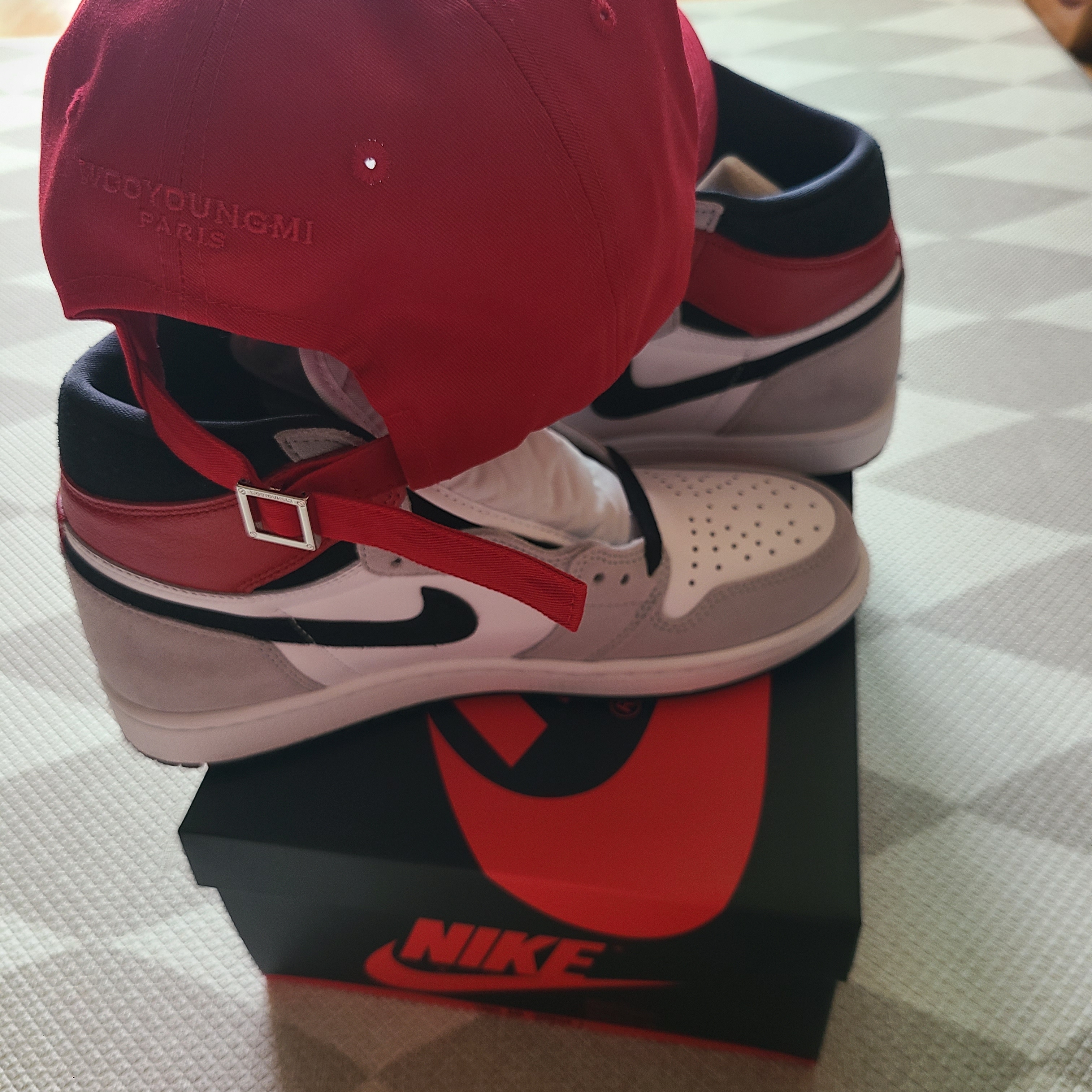 Jordan 1 Retro High OG Light Smoke Grey 착용 스타일 - 2