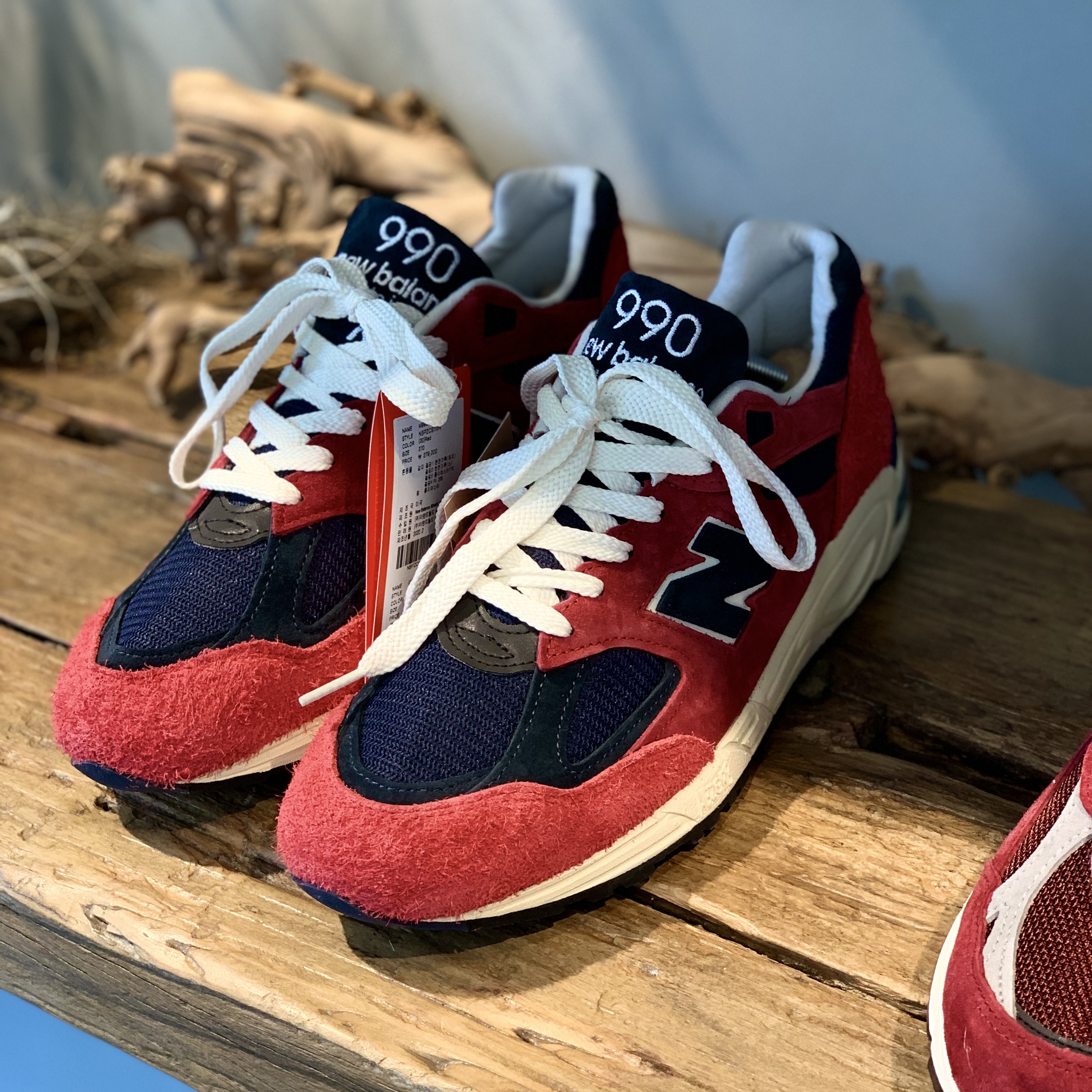 New Balance 990v2 Made in USA Chrysanthemum Navy 착용 스타일 - 2