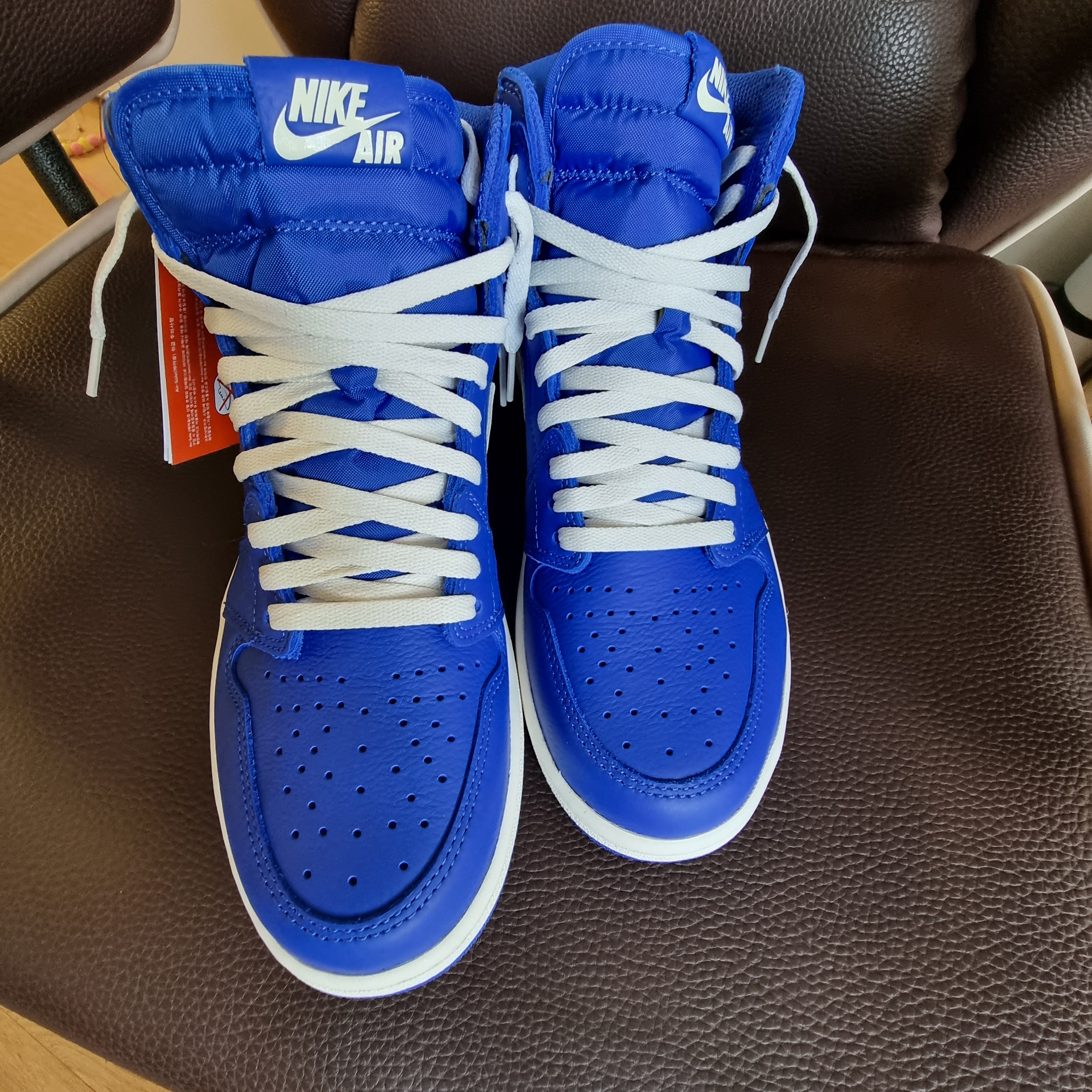 Jordan 1 Retro High Hyper Royal 착용 스타일 - 2