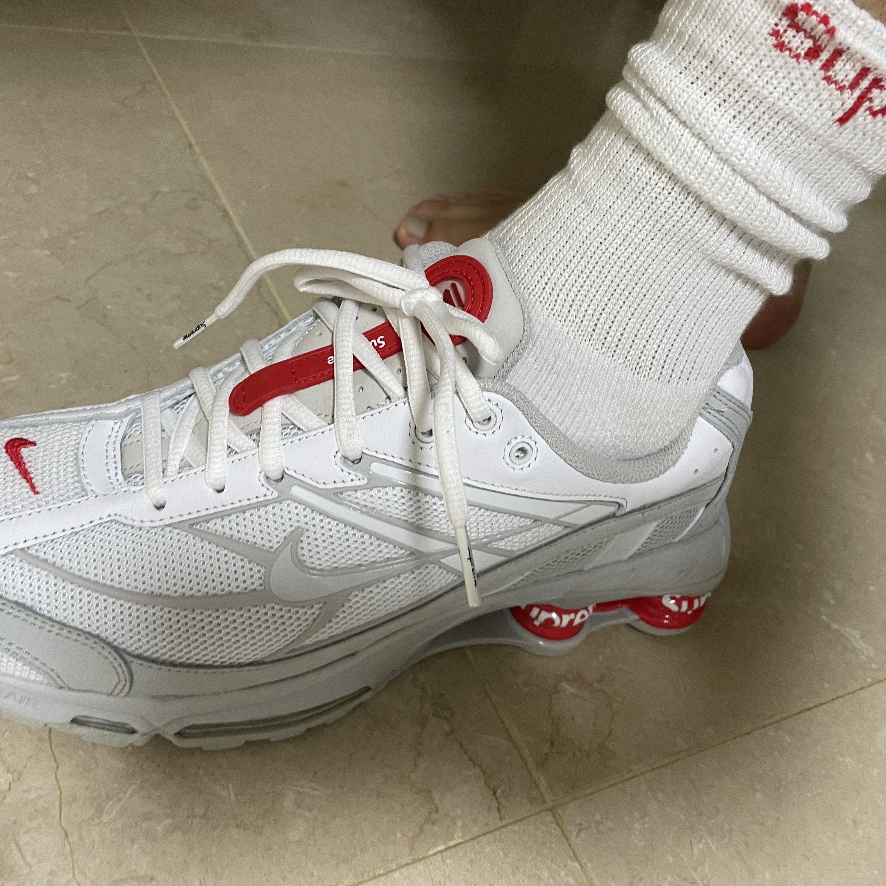 Nike x Supreme Shox Ride 2 SP White, Nike x Supreme Shox Ride 2 SP Black 착용 스타일 - 2
