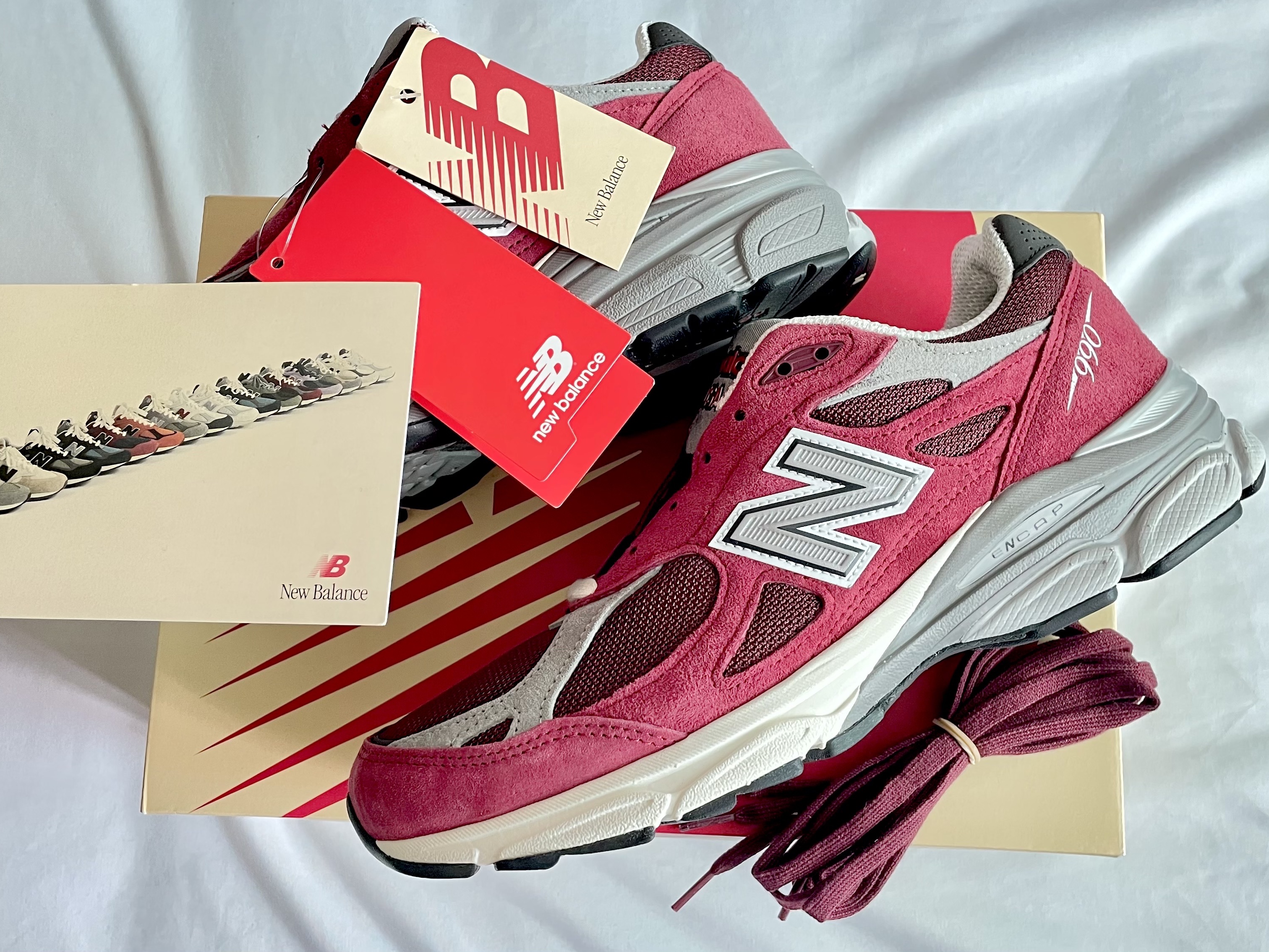 New Balance 990v3 Made in USA Scarlet Marblehead 착용 스타일
