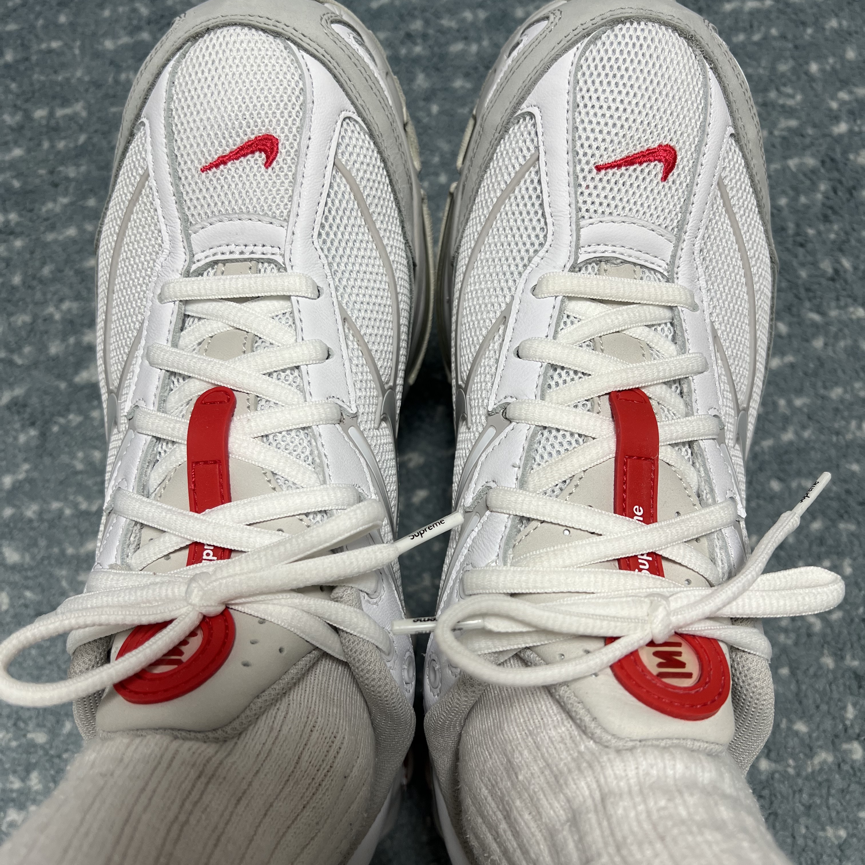 Nike x Supreme Shox Ride 2 SP White 착용 스타일 - 2