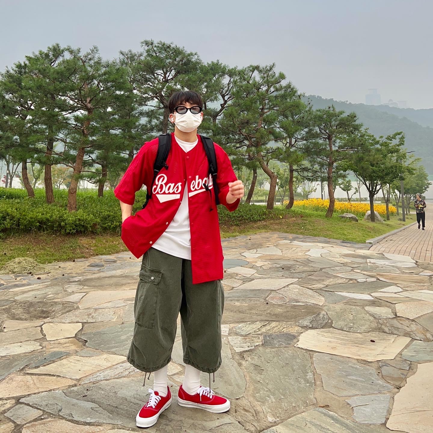 Vans Vault OG Authentic LX Red 착용 스타일 - 5