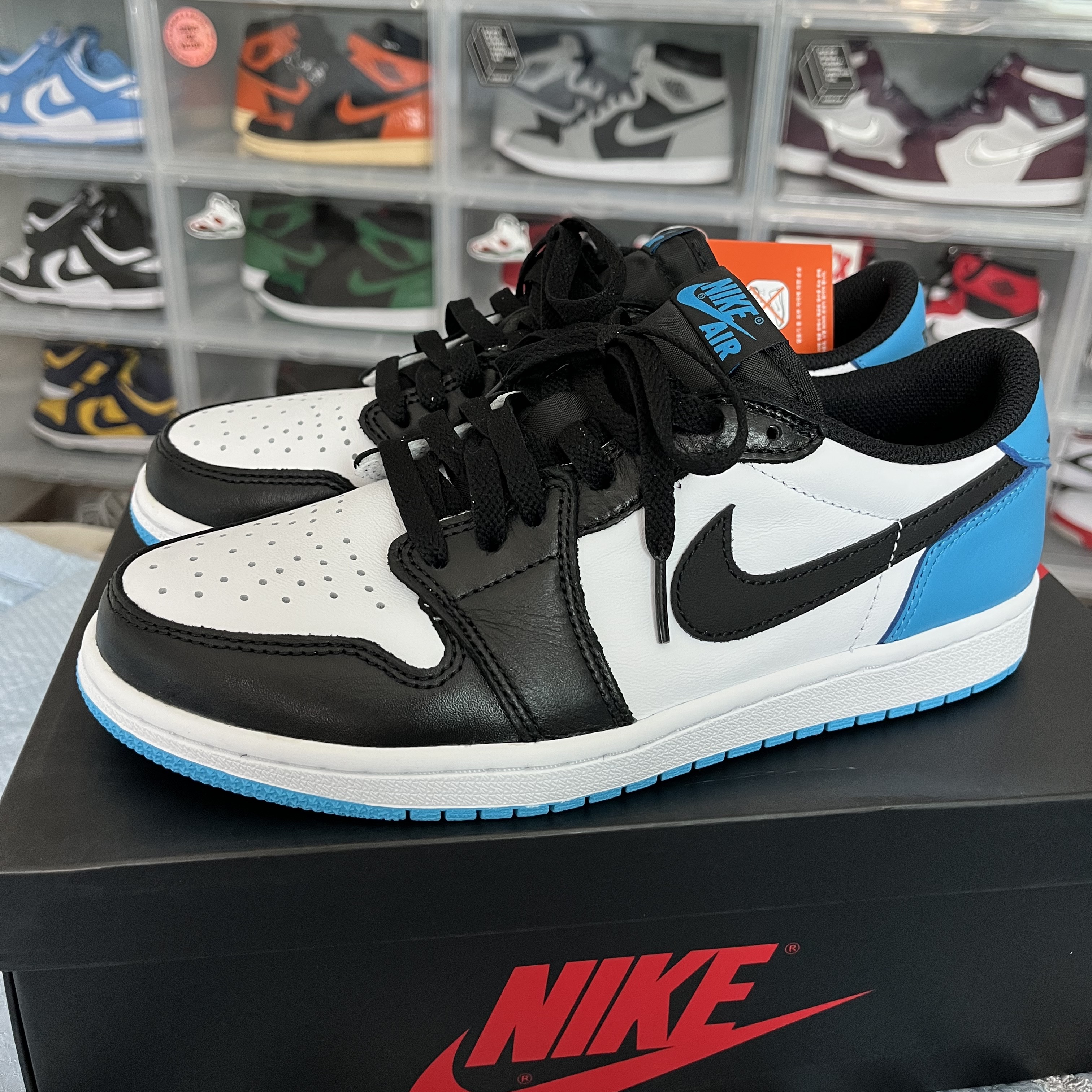 Jordan 1 Retro Low OG Black and Dark Powder Blue 착용 스타일