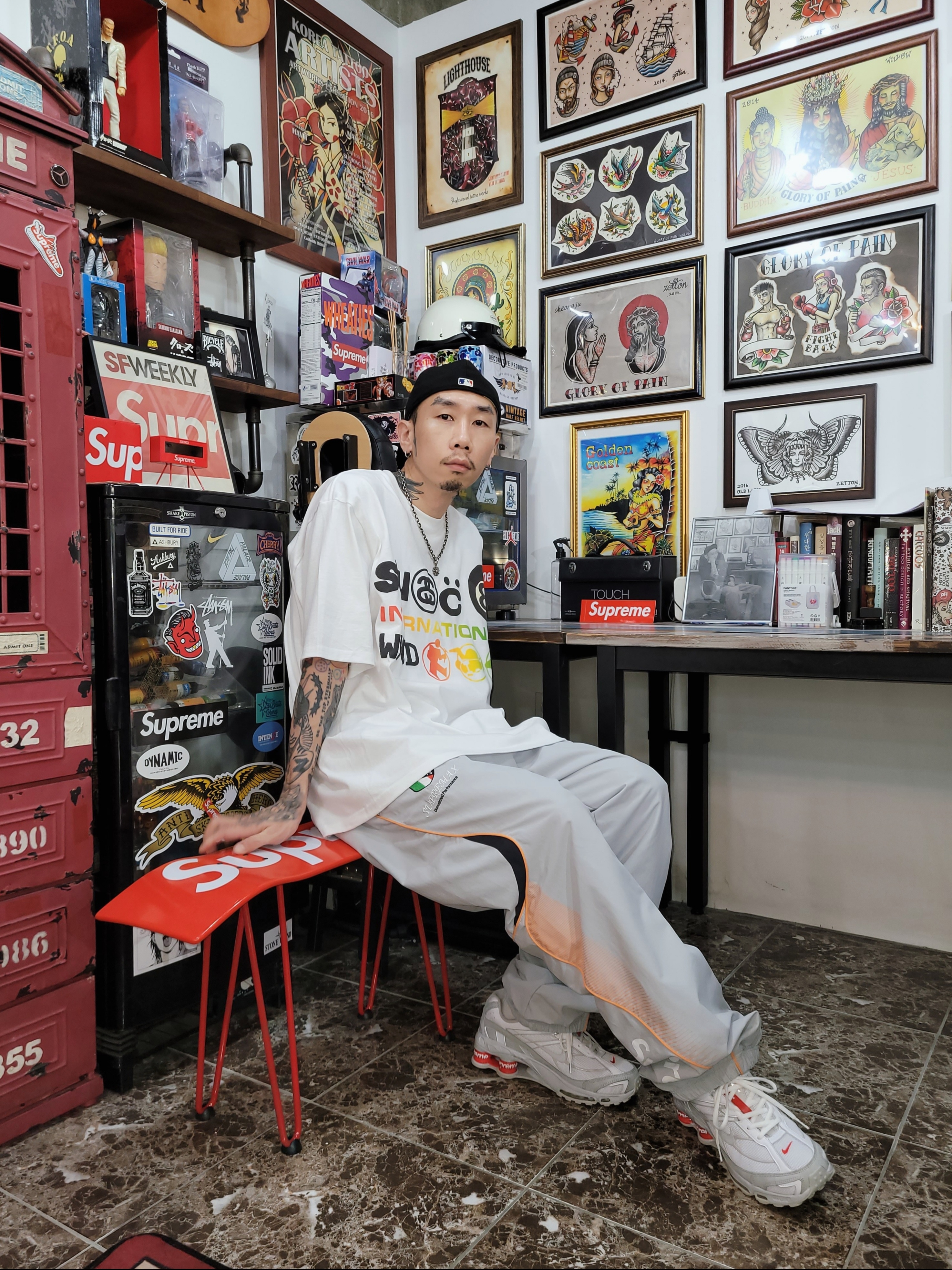 Stussy x Cactus Plant Flea Market International T-Shirt White, Supreme x Umbro Track Pants Grey - 22SS 착용 스타일