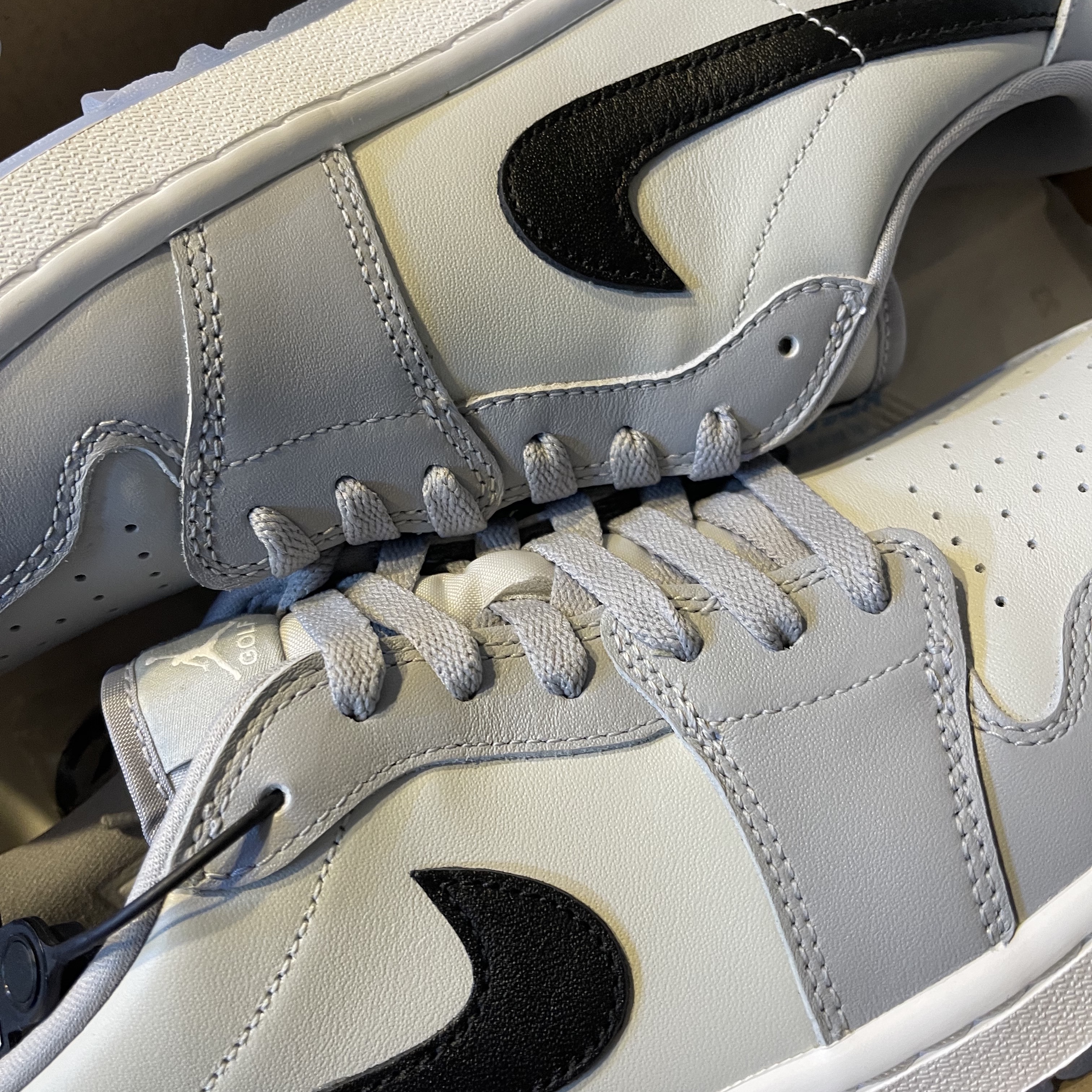 Jordan 1 Low Golf Wolf Grey 착용 스타일