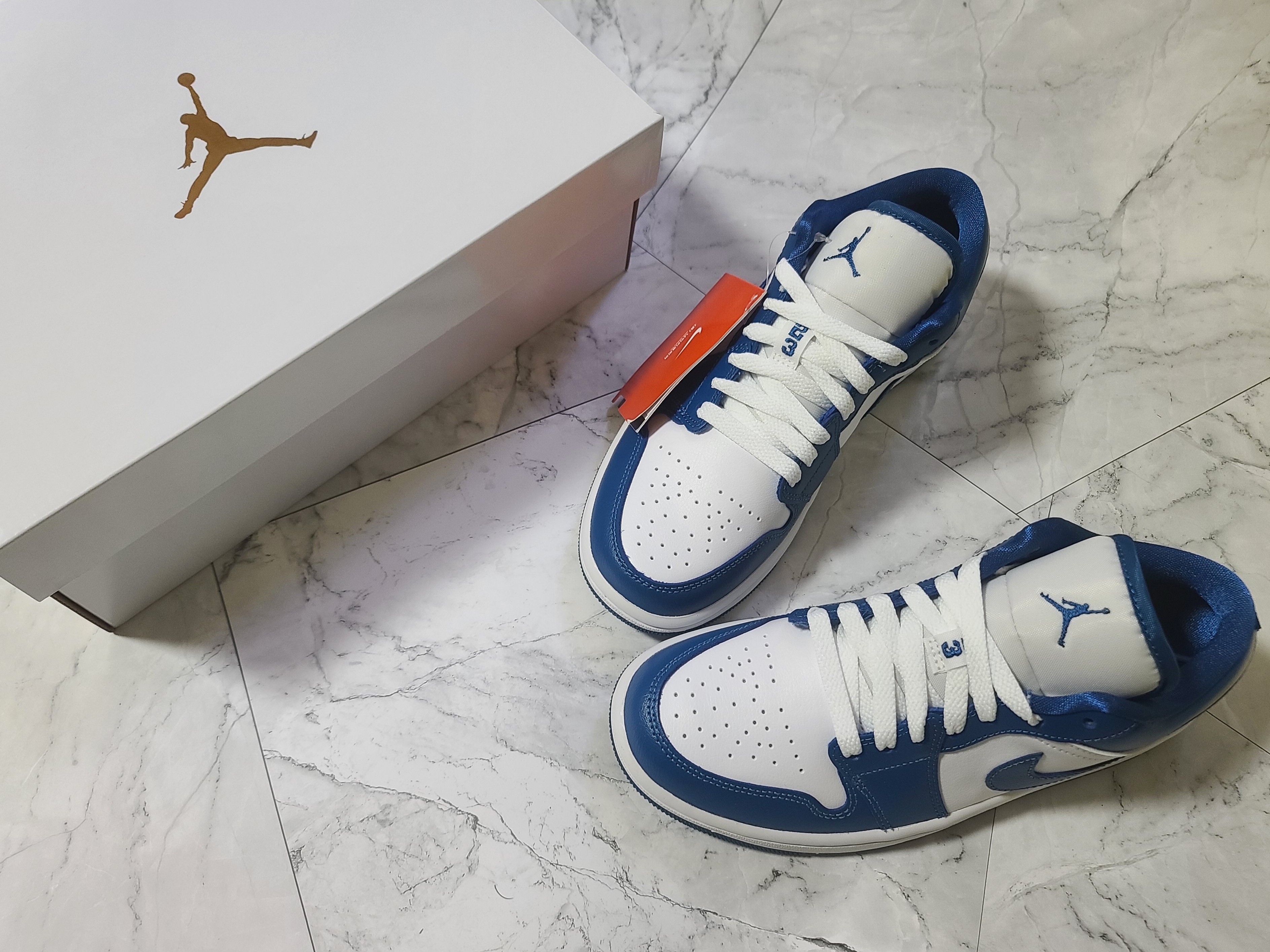(W) Jordan 1 Low White Dark Marina Blue 착용 스타일