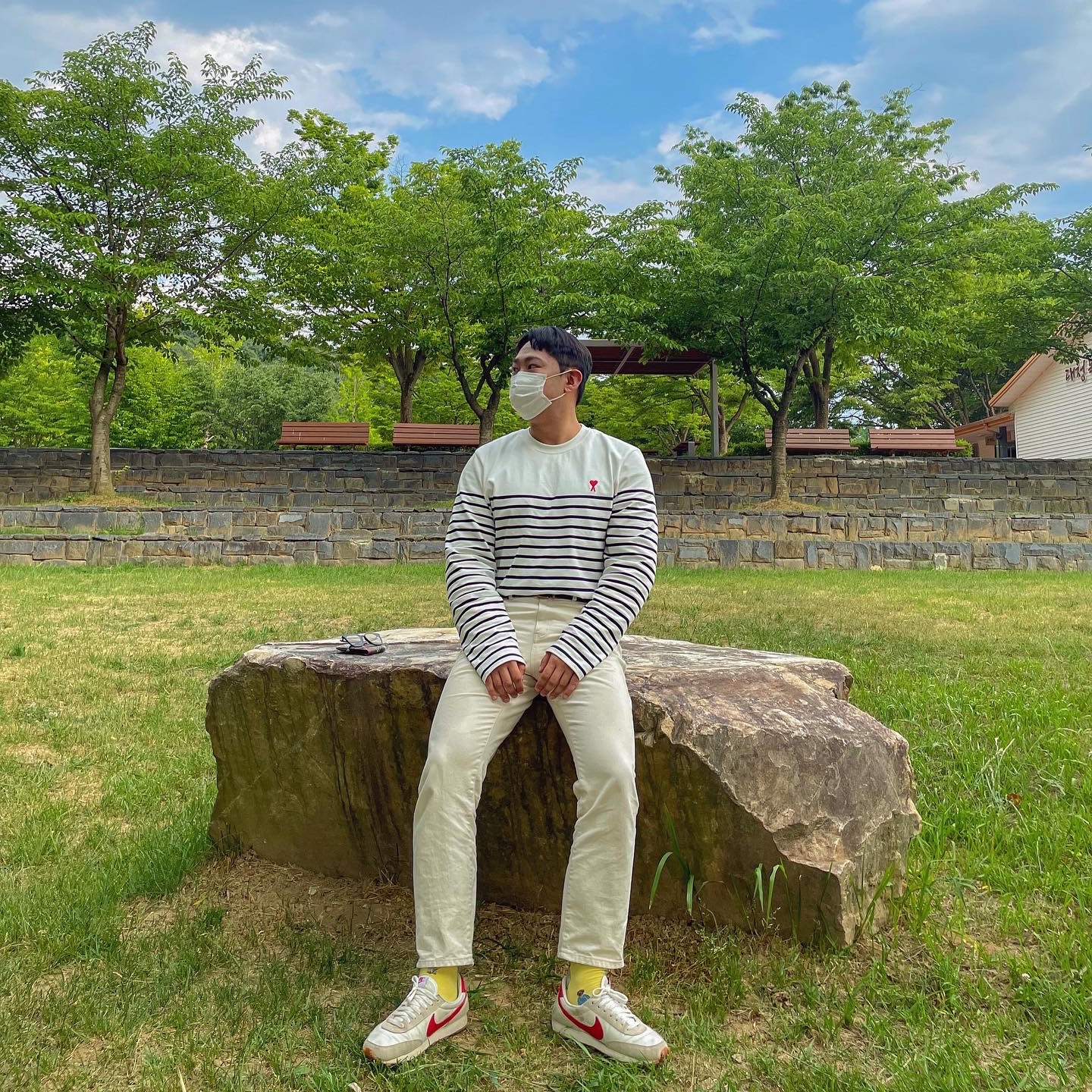 Ami de Coeur Striped LS T-Shirt White Black, (W) Nike Daybreak Summit White University Red 착용 스타일