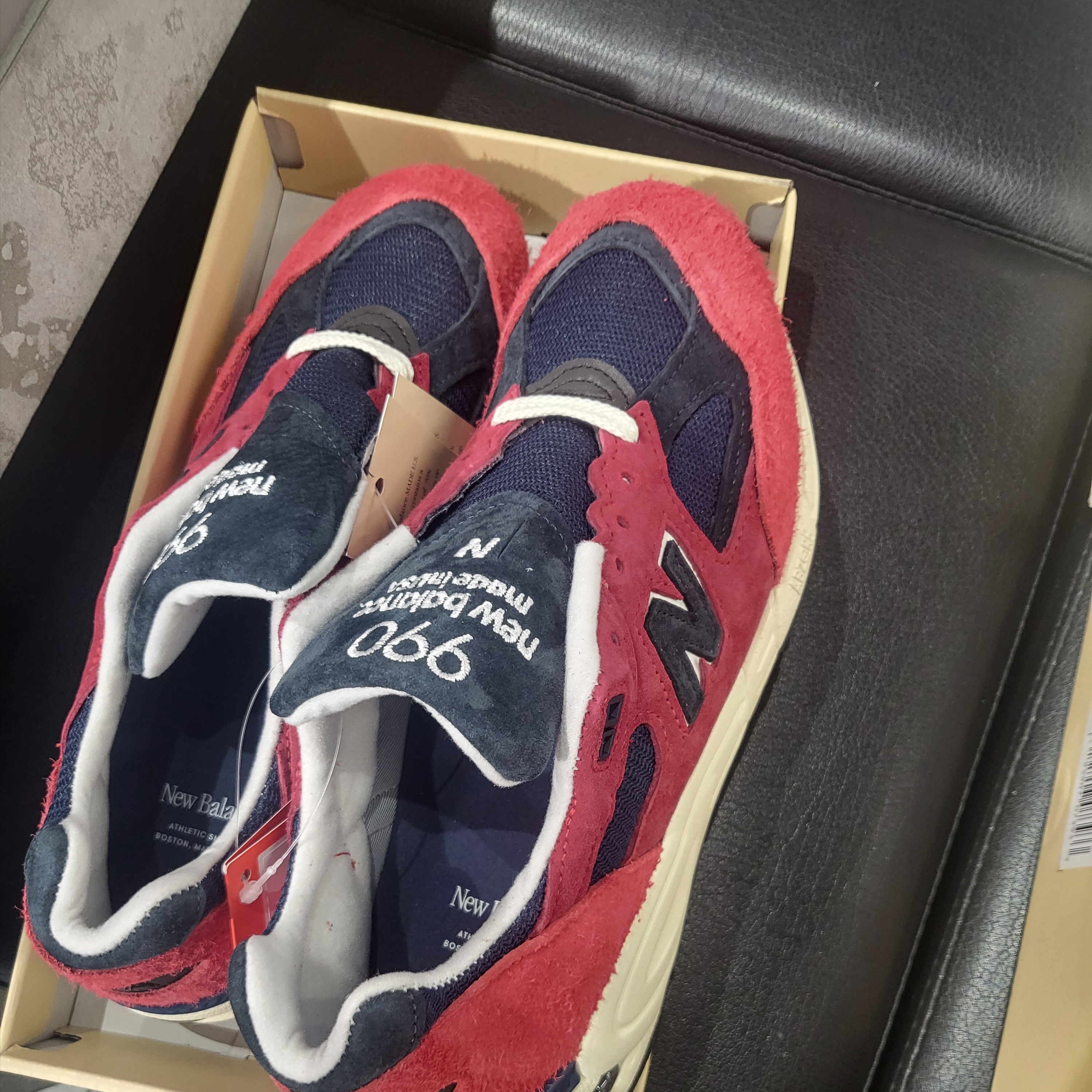 New Balance 990v2 Made in USA Chrysanthemum Navy 착용 스타일