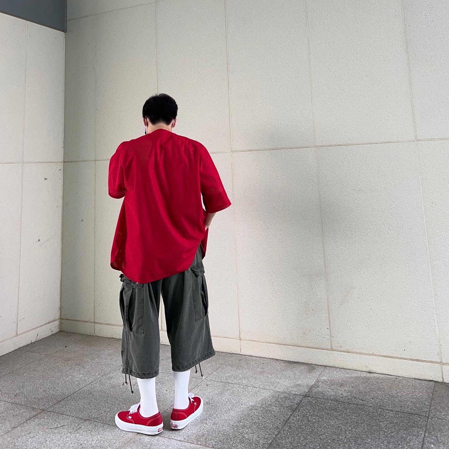 Vans Vault OG Authentic LX Red 착용 스타일 - 5