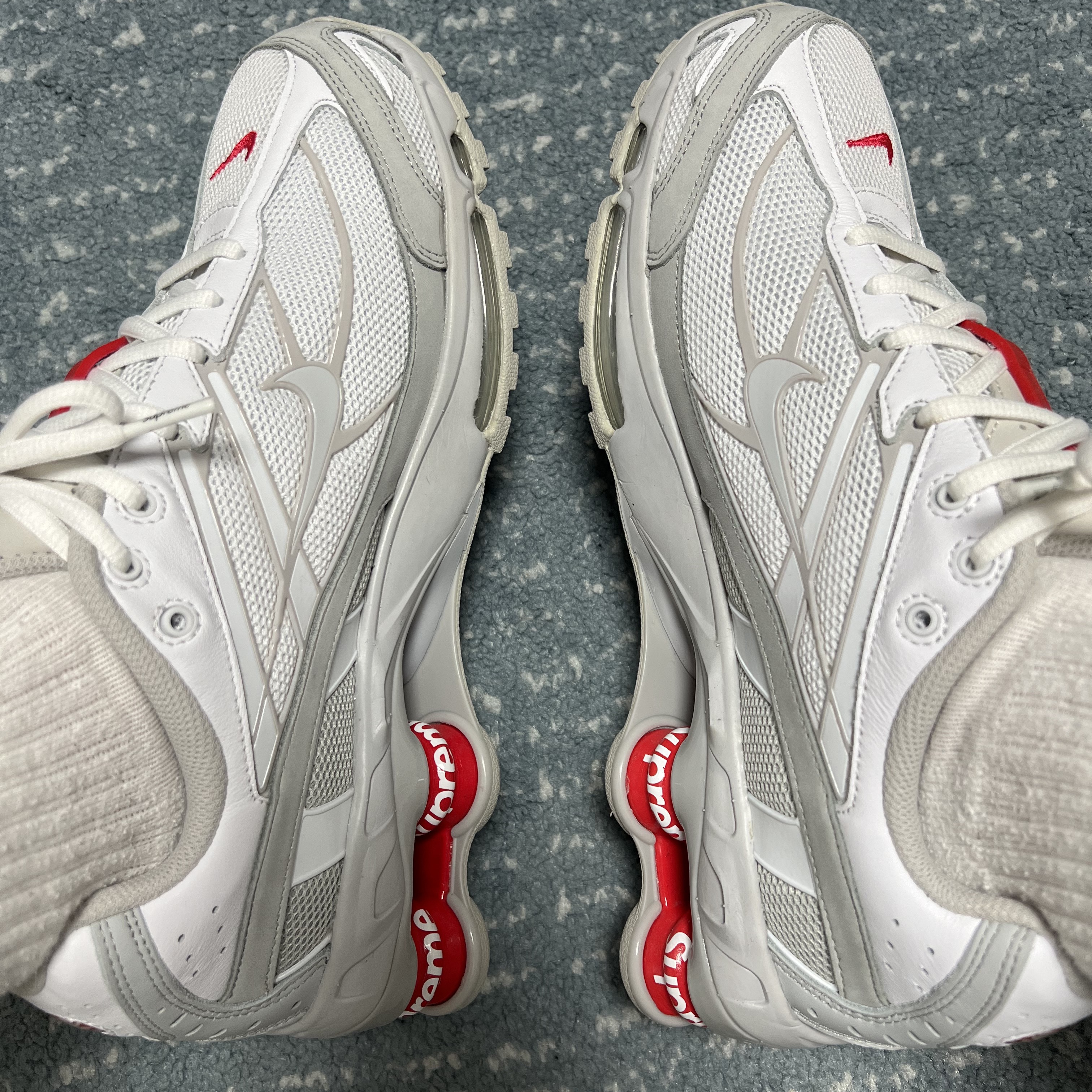 Nike x Supreme Shox Ride 2 SP White 착용 스타일 - 3