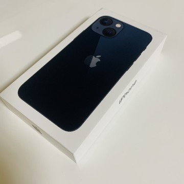 Apple iPhone 13 256GB Midnight (Korean Ver.) 착용 스타일