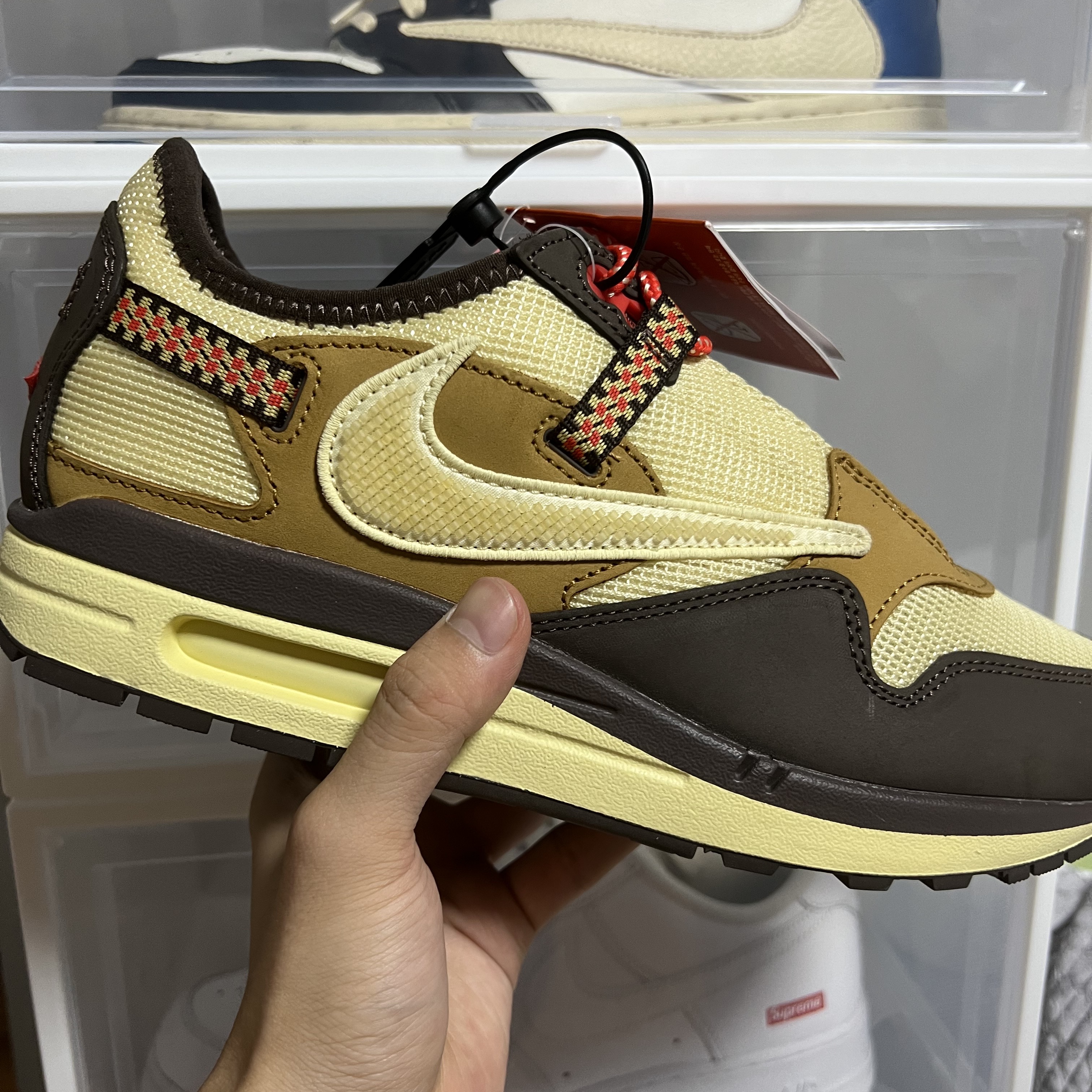 Nike x Travis Scott Air Max 1 Cact.us Brown 착용 스타일