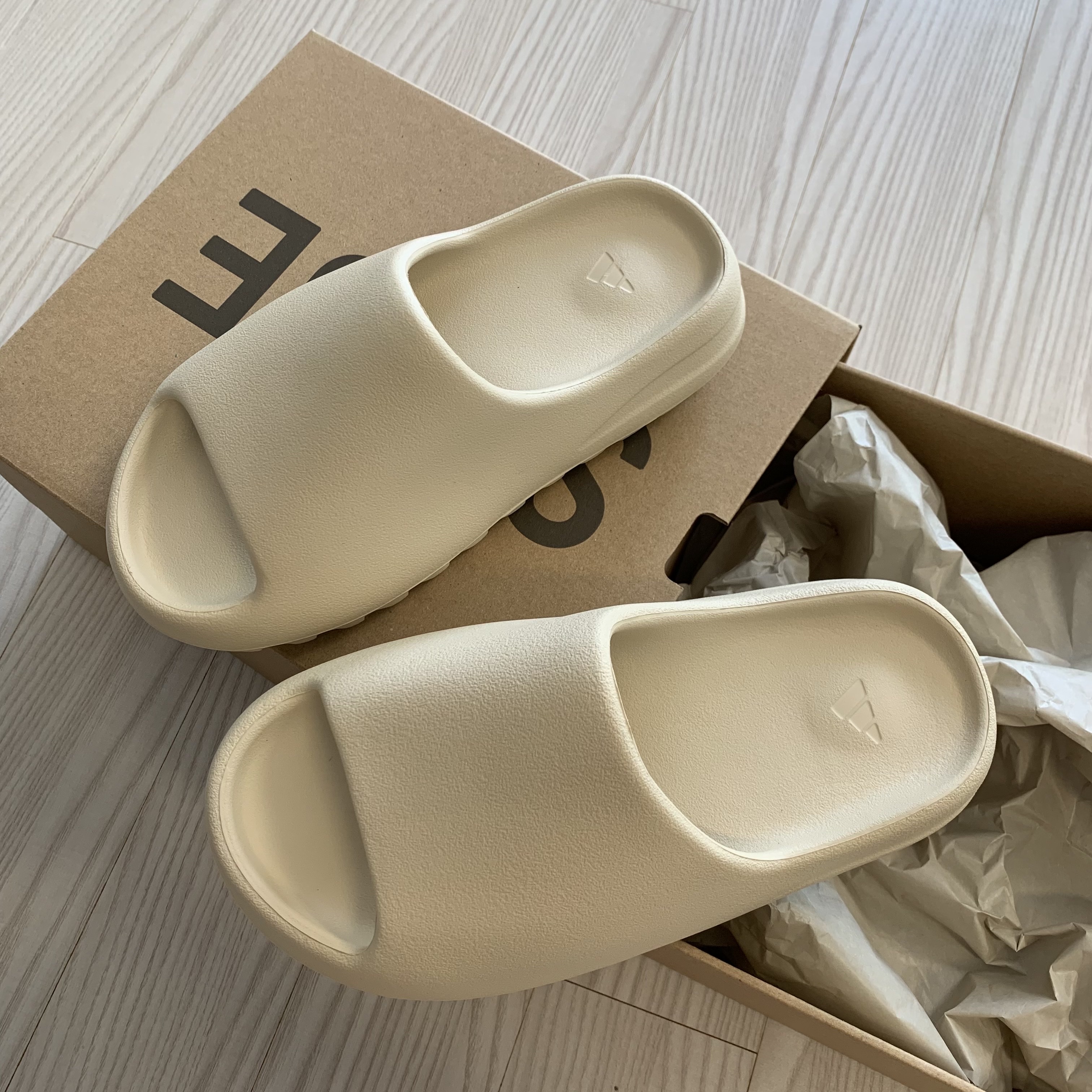 Adidas Yeezy Slide Bone 2022/2023 착용 스타일