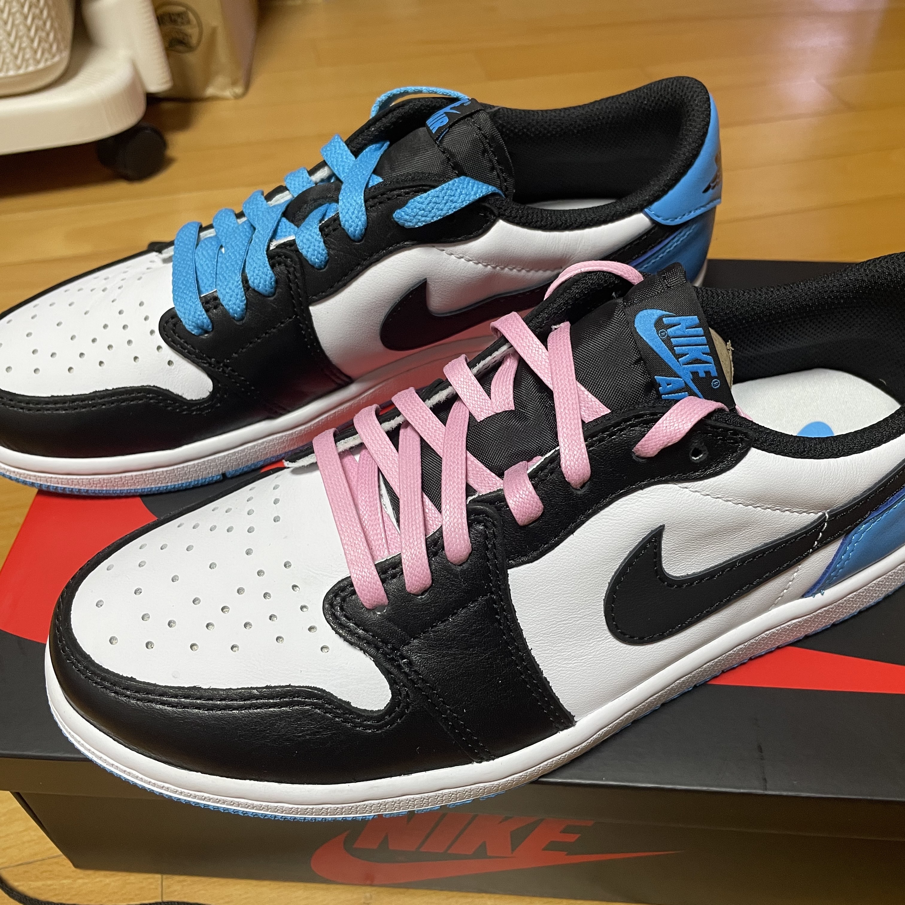 Jordan 1 Retro Low OG Black and Dark Powder Blue 착용 스타일