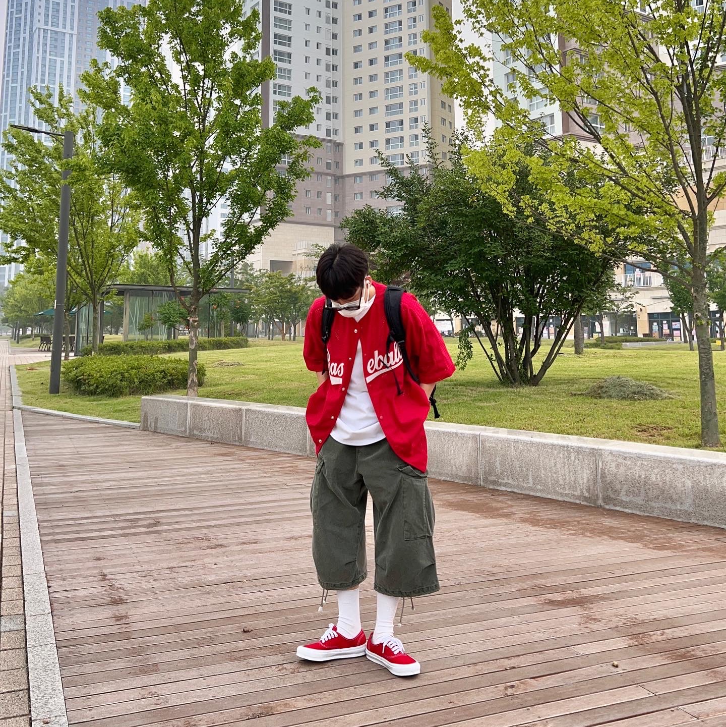 Vans Vault OG Authentic LX Red 착용 스타일 - 2