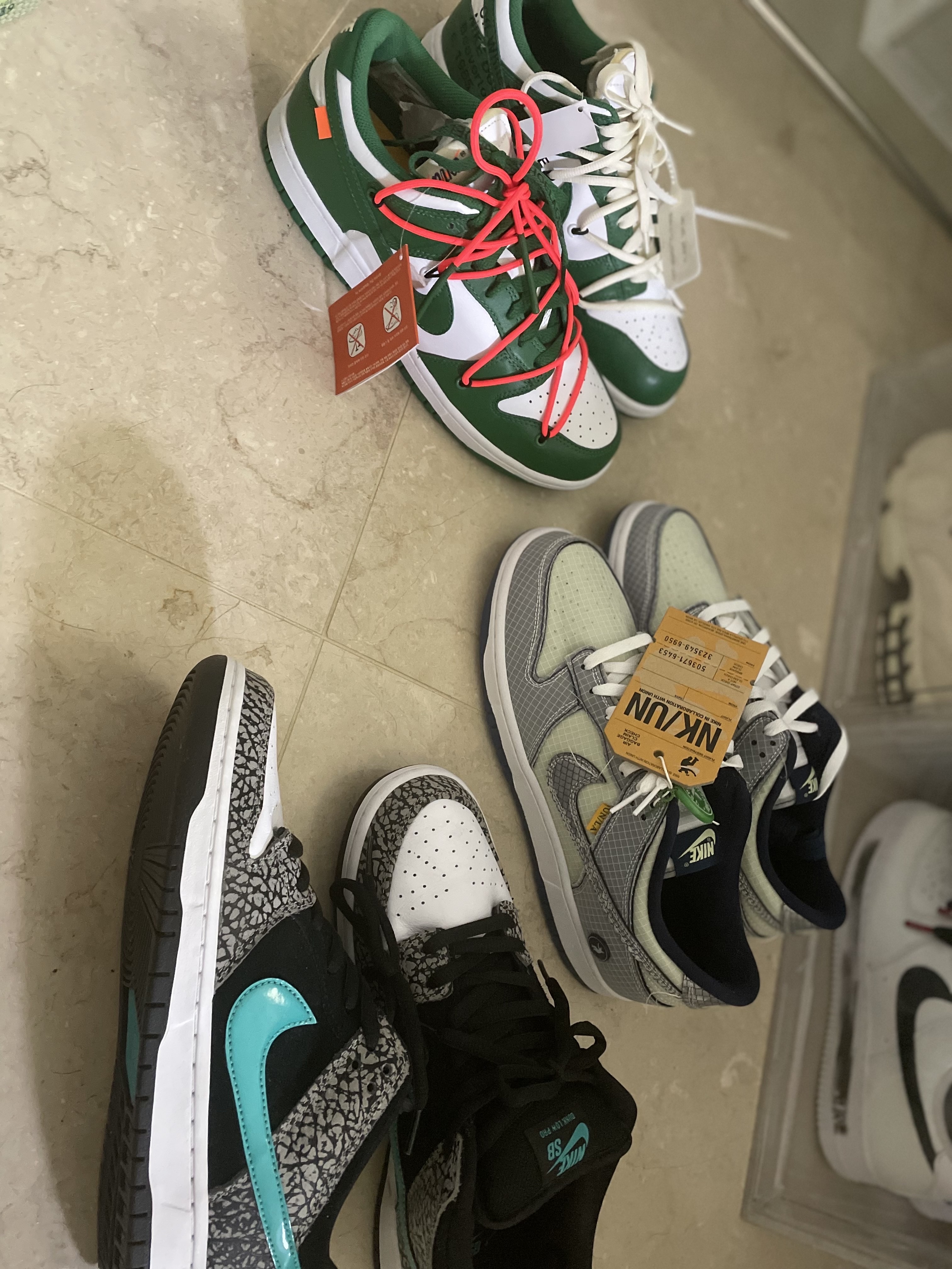 Nike x Off-White Dunk Low Pine Green, Nike x Union Dunk Low Passport Pack Pistachio 착용 스타일
