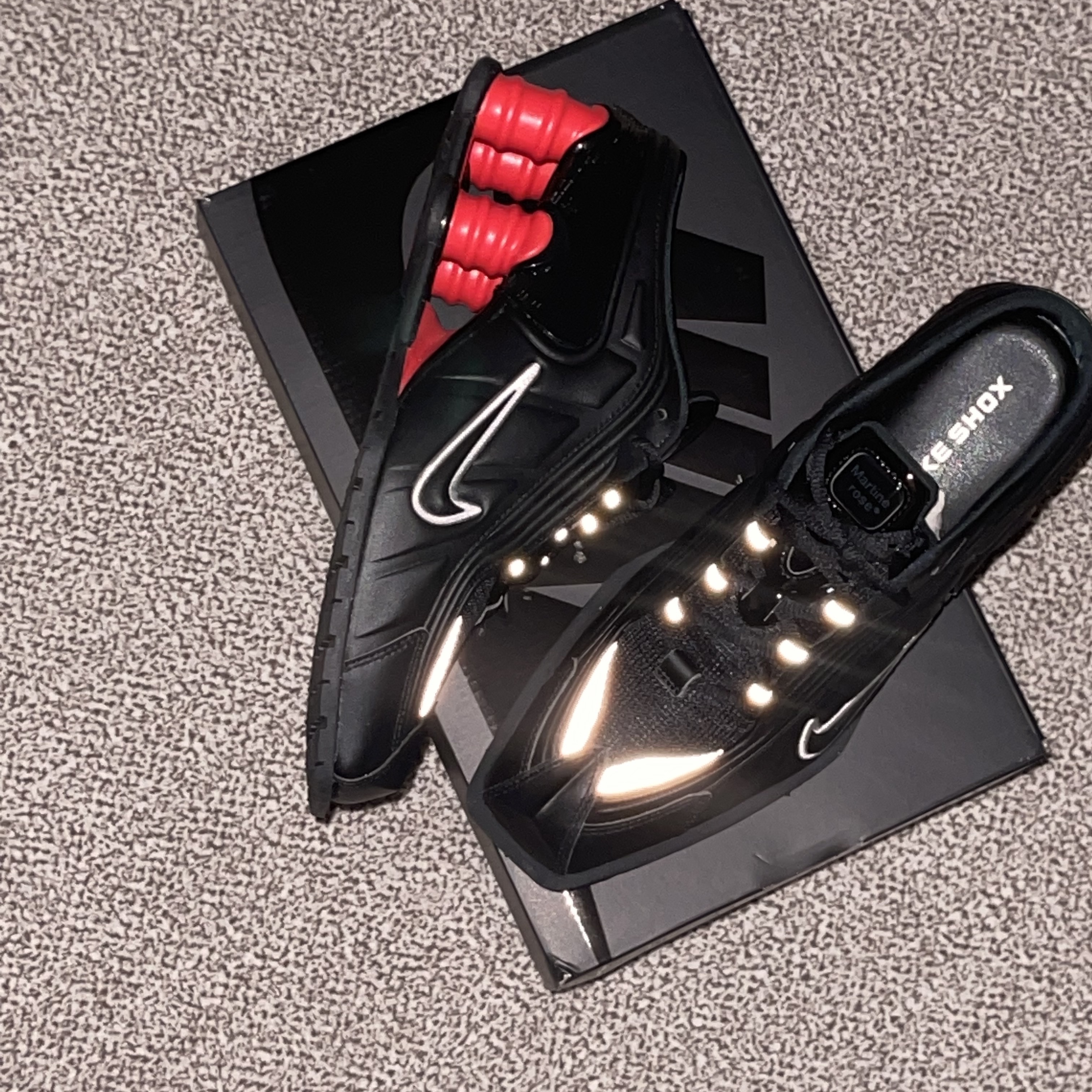 Nike x Martine Rose Shox MR4 Black 착용 스타일