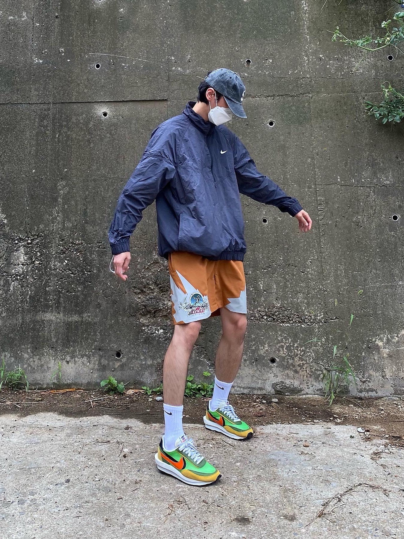 Supreme Pigment Print S Logo 6-Panel Black - 20SS, Nike x Sacai LDWaffle Green Multi 착용 스타일 - 1