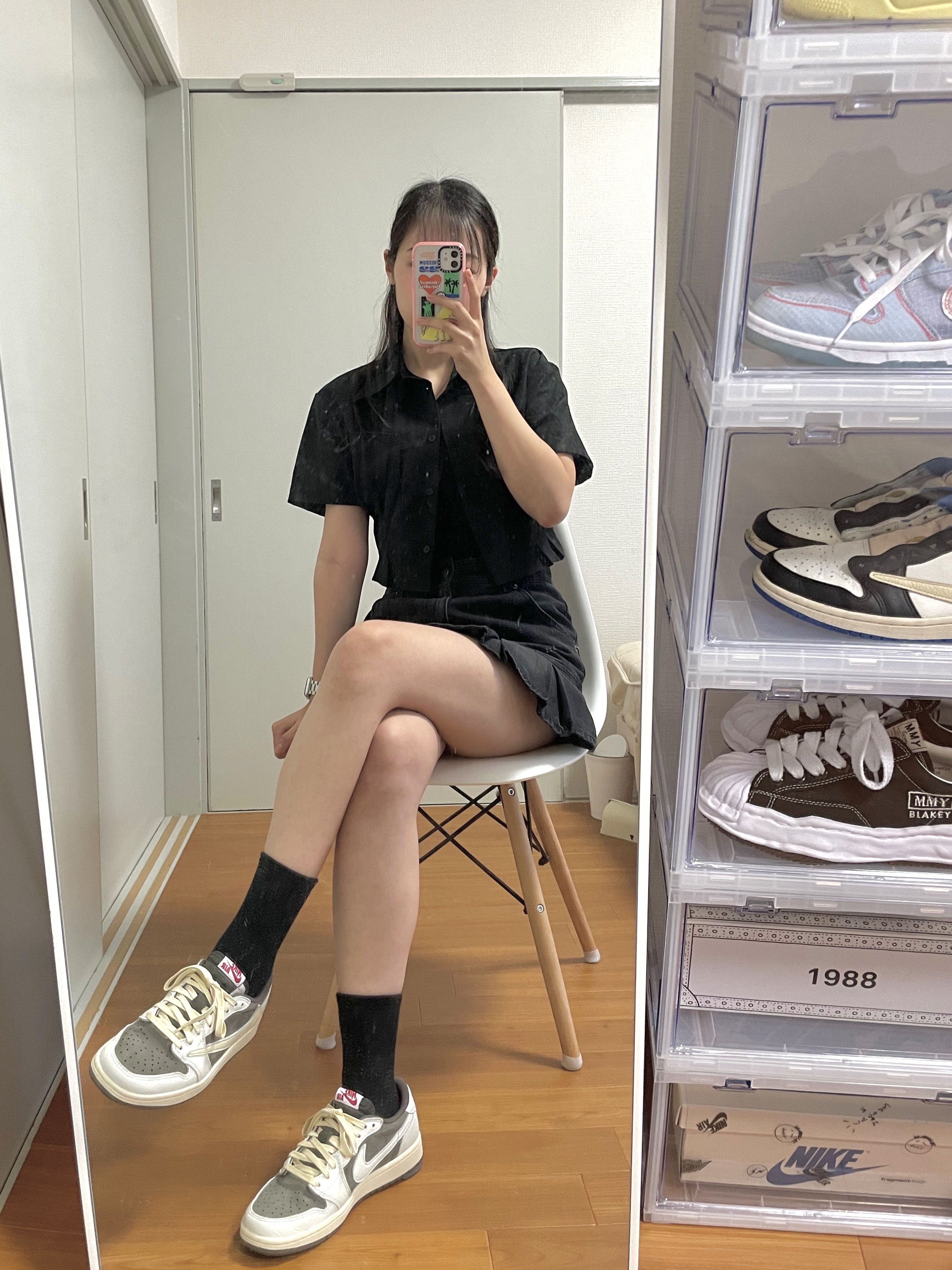 Jordan 1 x Travis Scott Retro Low OG SP Sail and Ridgerock 착용 스타일