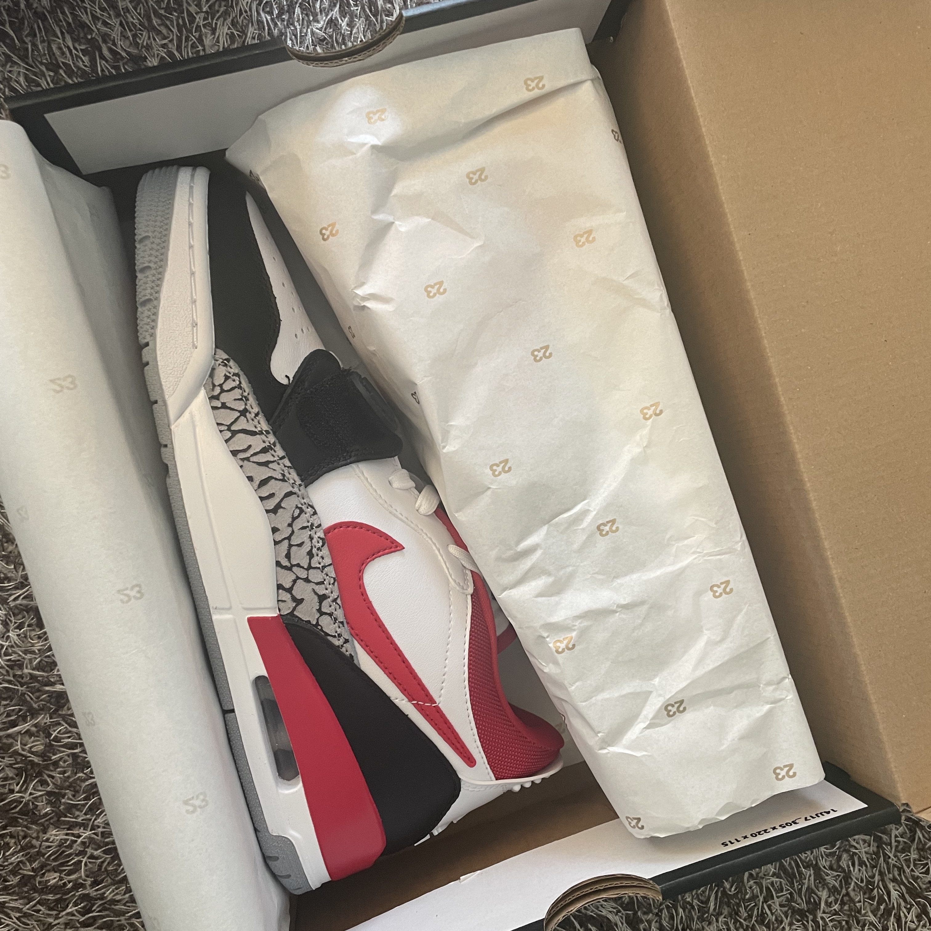Jordan Legacy 312 Low Fire Red 착용 스타일 - 3