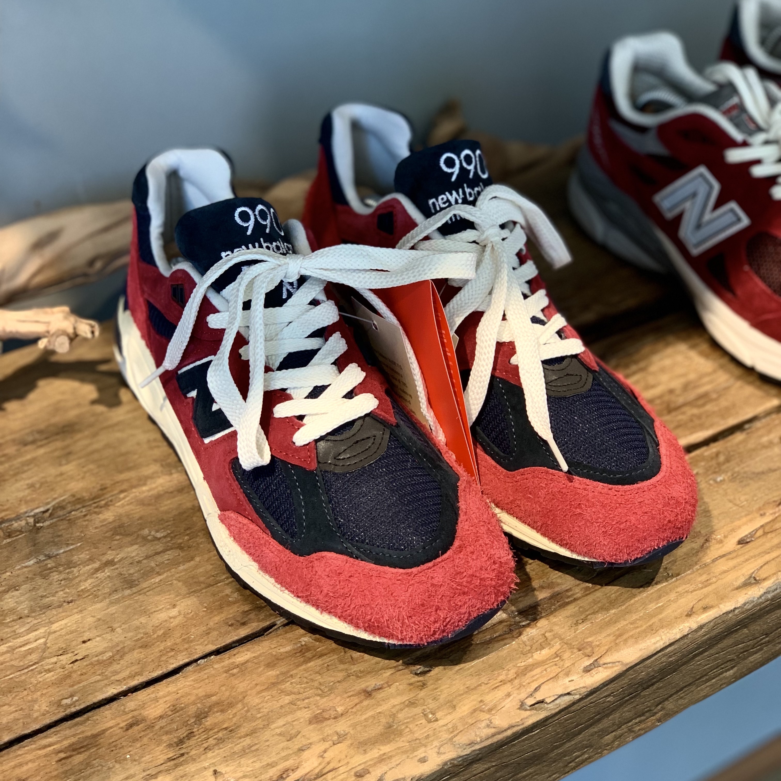 New Balance 990v2 Made in USA Chrysanthemum Navy 착용 스타일 - 1
