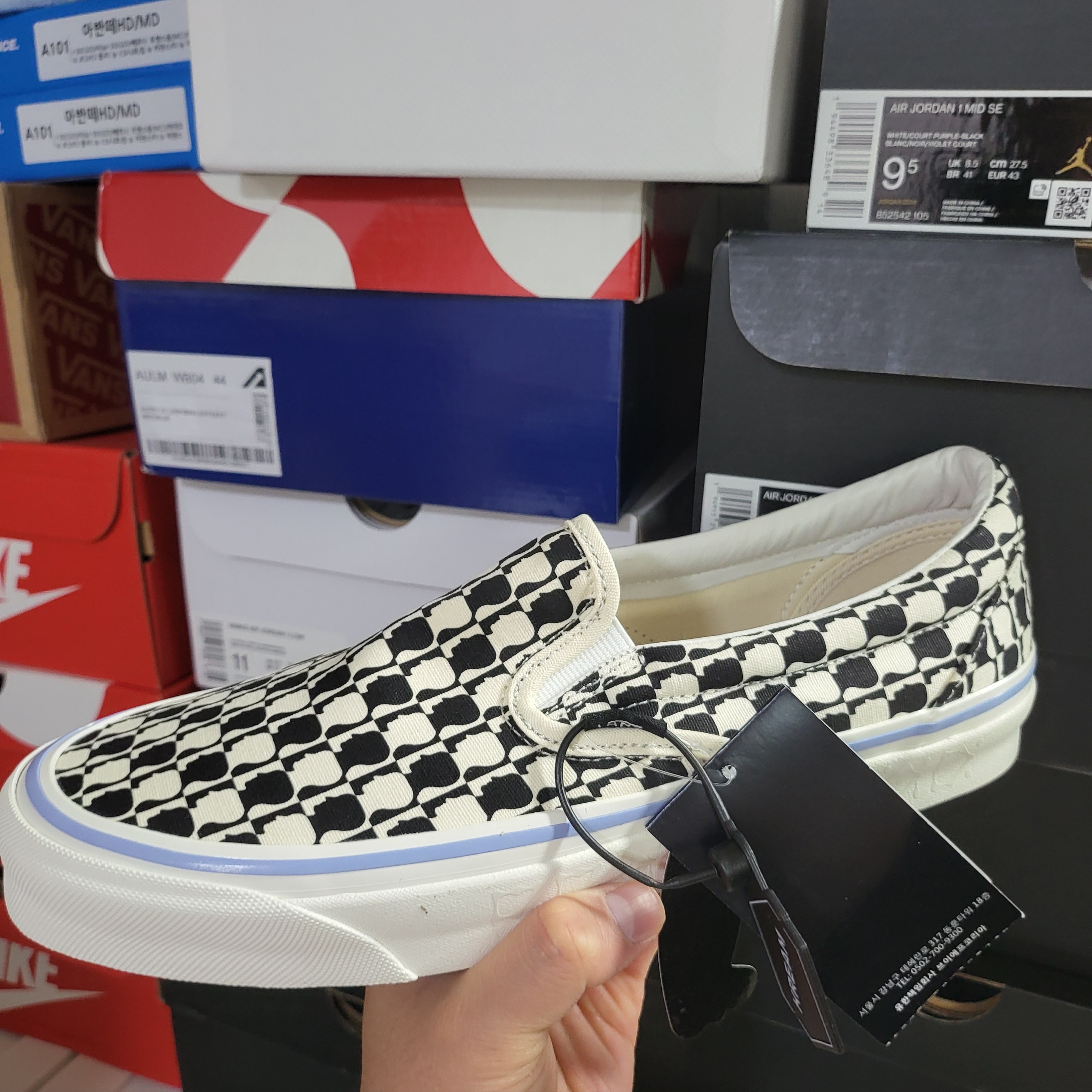 Vans Vault x Brain Dead OG Slip-On LX Black White 착용 스타일